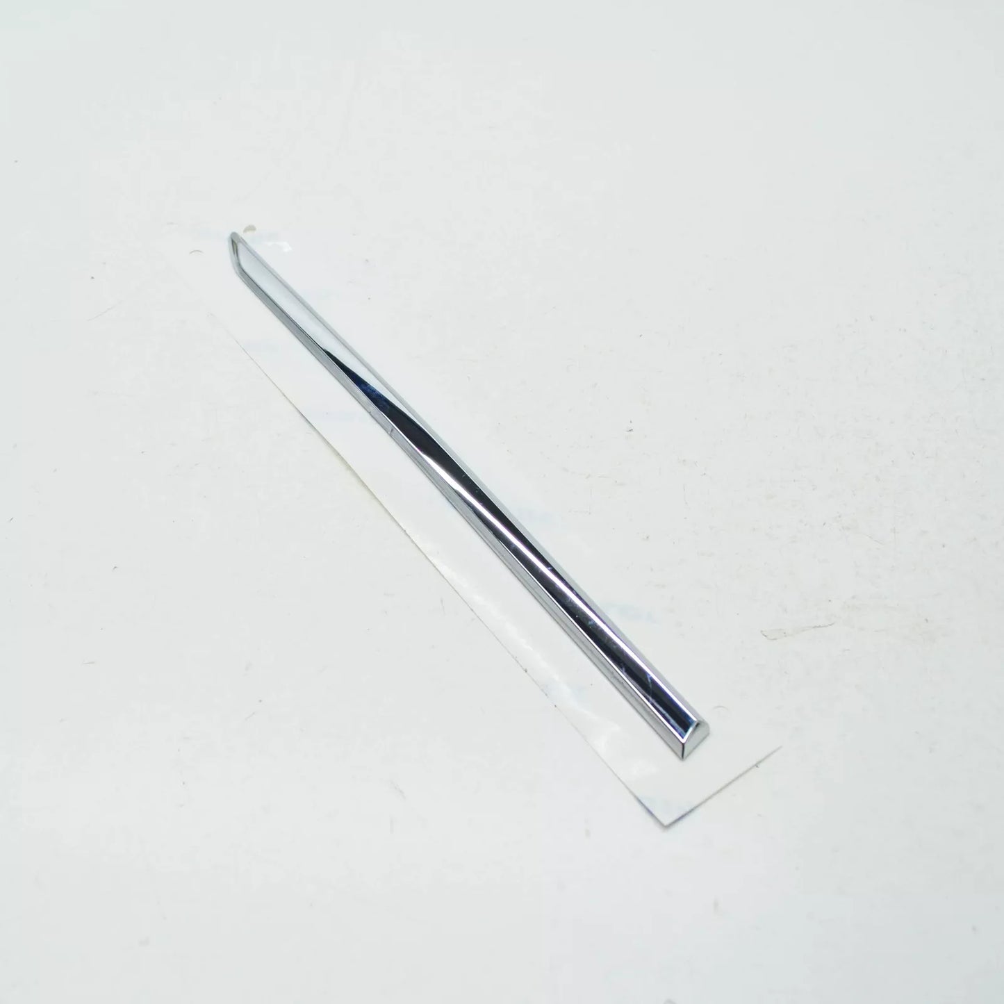 NEW VW PASSAT ALLTRACK B8 R-LINE FRONT RIGHT WING EMBLEM 561853688M2ZZ