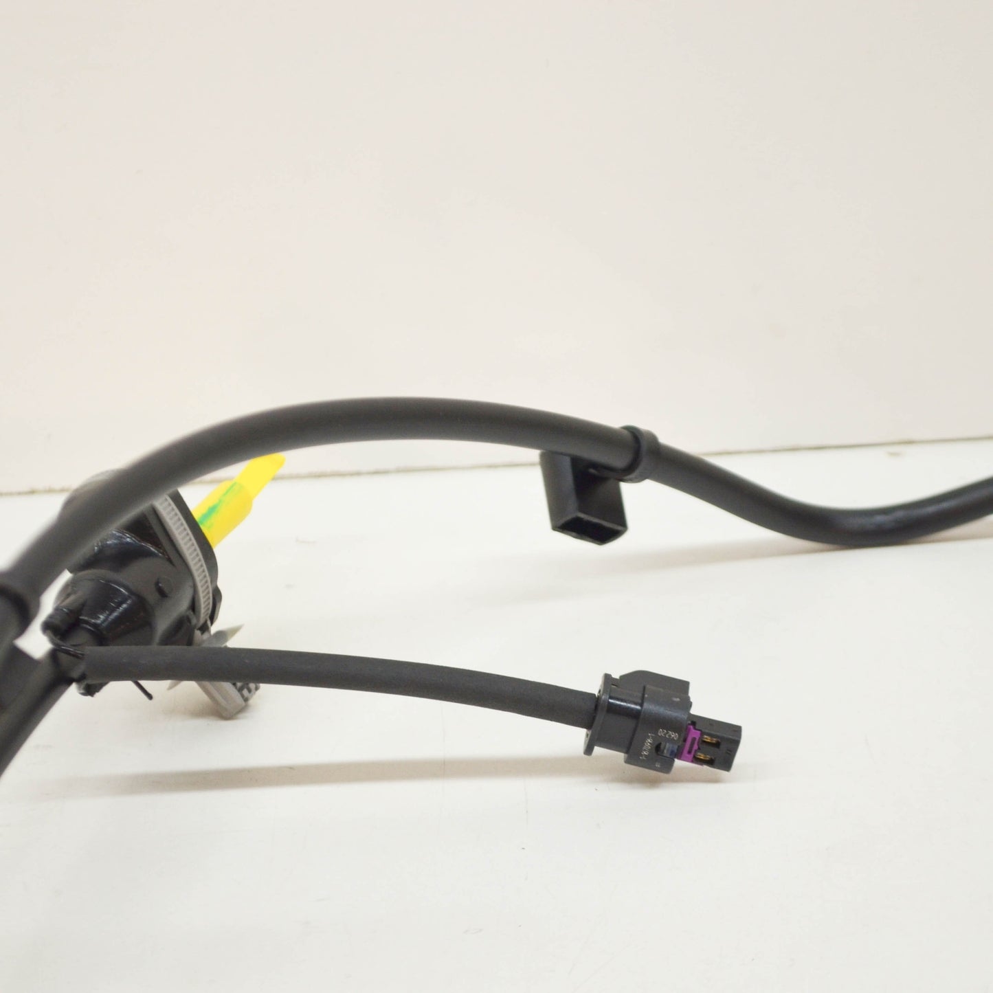 new jaguar f-pace x761 front fuel pipe line t4a26632 original