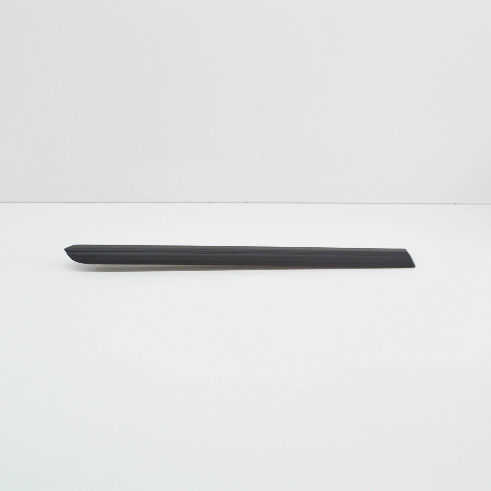 NEW BMW 3 E30 REAR LEFT FENDER MOULDING 51131965105 1965105 ORIGINAL