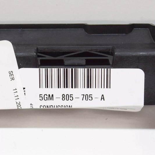 NEW VW PASSAT B8 FRONT RADIATOR CENTER UPPER BRACKET HOLDER 5GM805705A ORIGINAL