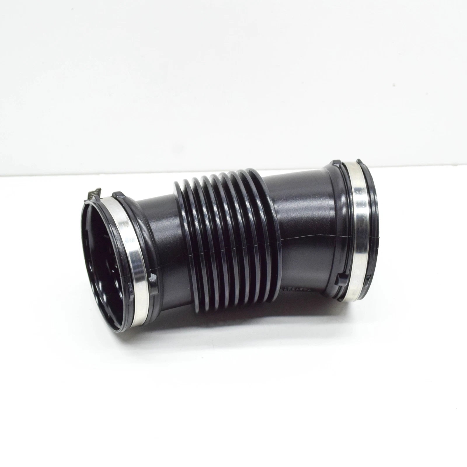 NEW BMW M5 F90 AIR DUCT ZYL. 5-8 7852384 13717852384 ORIGINAL