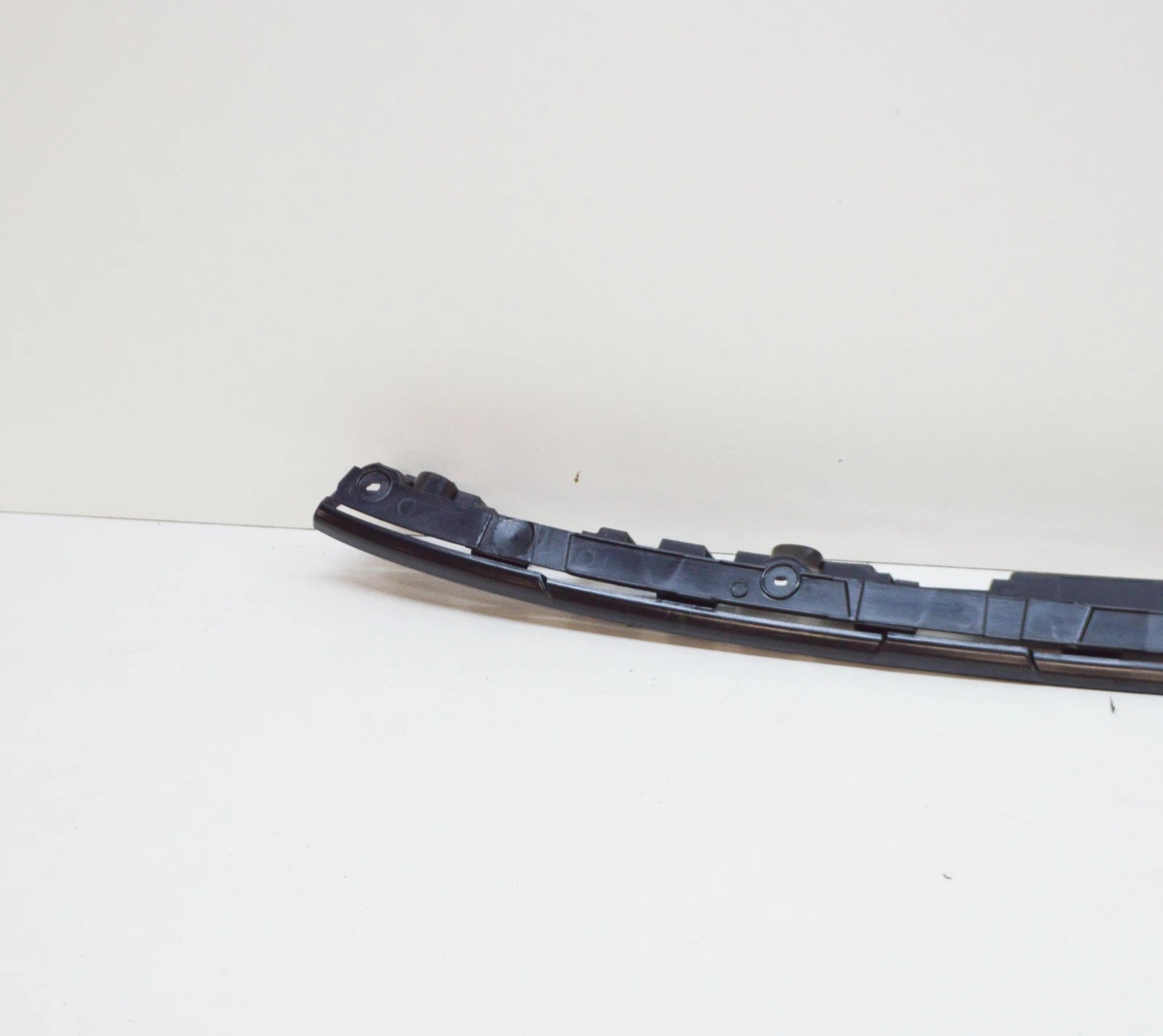 NEW BMW 3 E46 REAR BUMPER GUIDE 51127030615 7030615