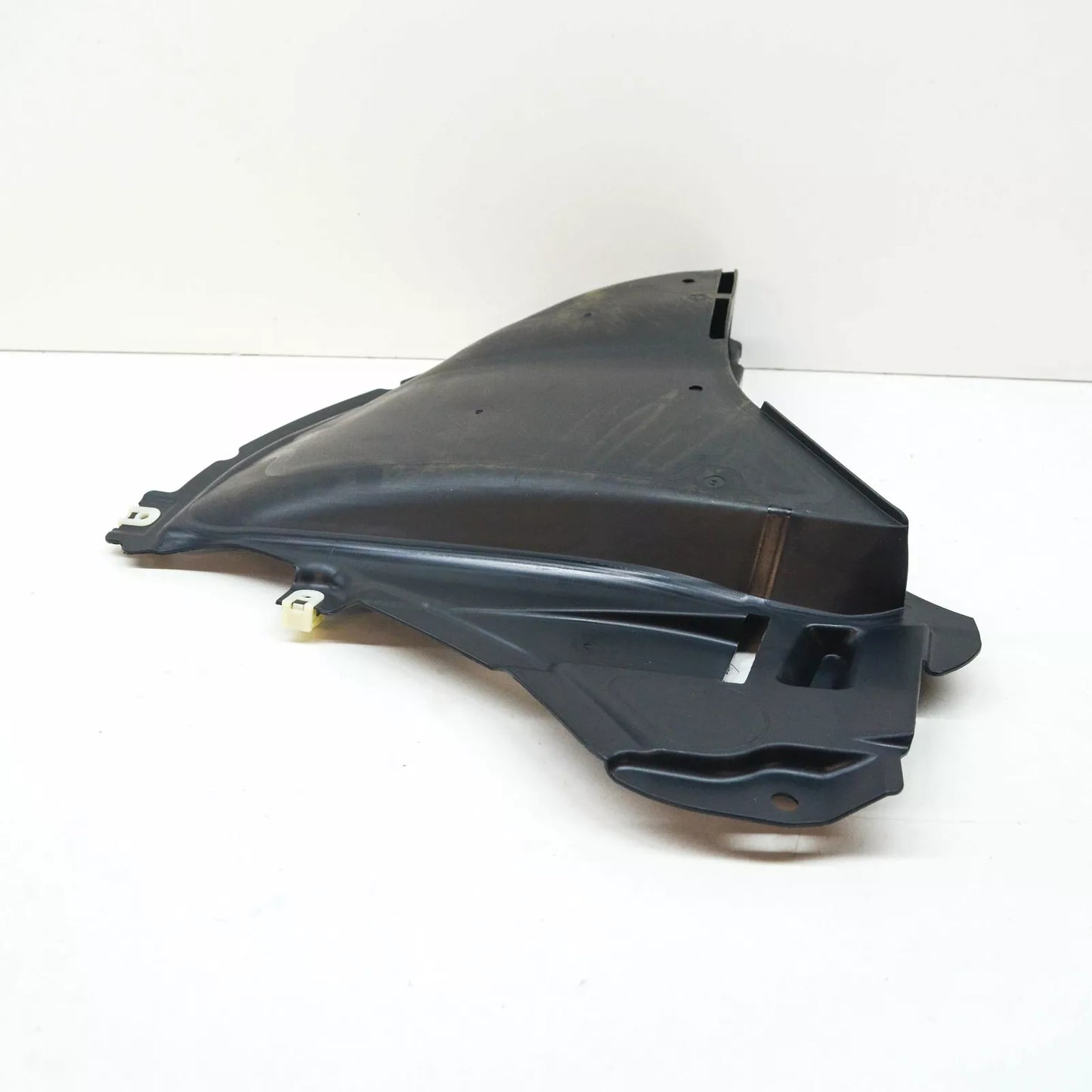 NEW BMW 5 G30 FRONT LEFT WHEEL ARCH BOTTOM COVER 51718082211 ORIGINAL