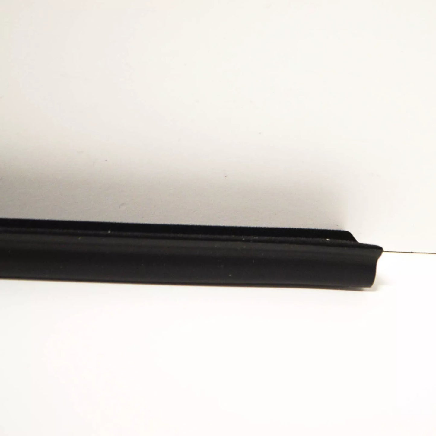 NEW MERCEDES S210 W210 WINDOW SEALING RAIL A2107250165 ORIGINAL