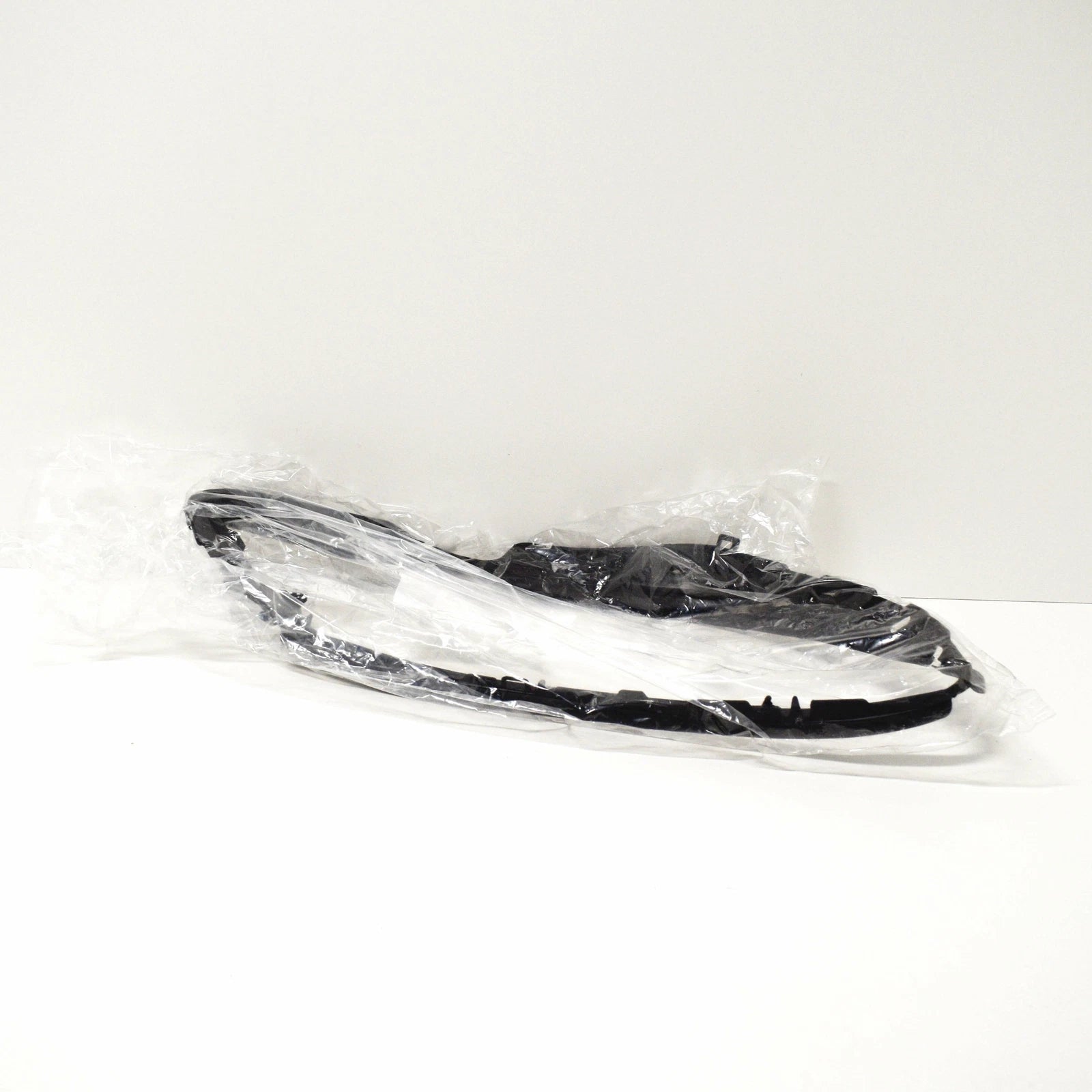 NEW MERCEDES-BENZ C-CLASS W204 LEFT HEADLIGHT GASKET SEAL A2048260991 ORIGINAL