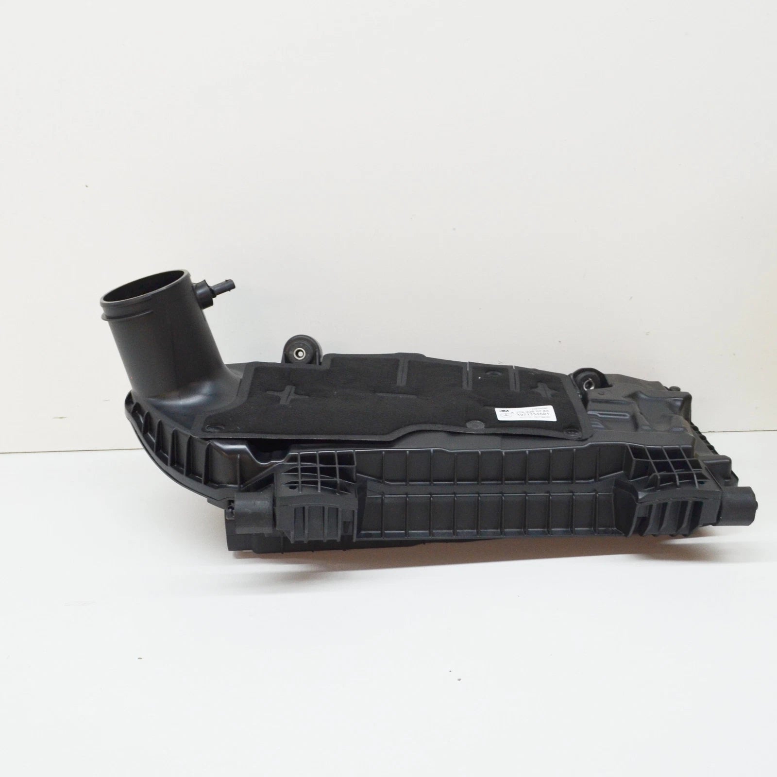 NEW MERCEDES-BENZ GLE W166 AIR FILTER BOX A2760901301 ORIGINAL