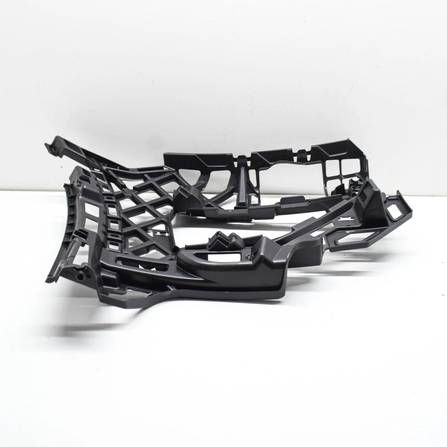 NEW VOLKSWAGEN GOLF SPORTSVAN AM1 FRONT LEFT BUMPER BRACKET 510807723D ORIGINAL