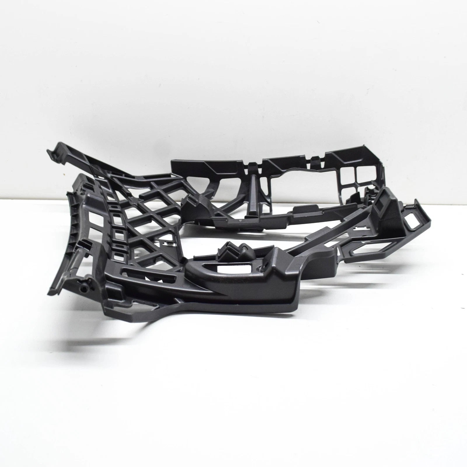 NEW VOLKSWAGEN GOLF SPORTSVAN AM1 FRONT LEFT BUMPER BRACKET 510807723D ORIGINAL