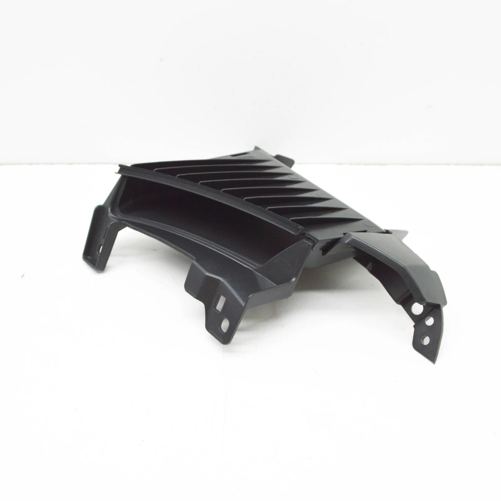 NEW AUDI A4 AVANT B9 FEONT BUMPER LEFT AIR GUIDE 8W0121763L