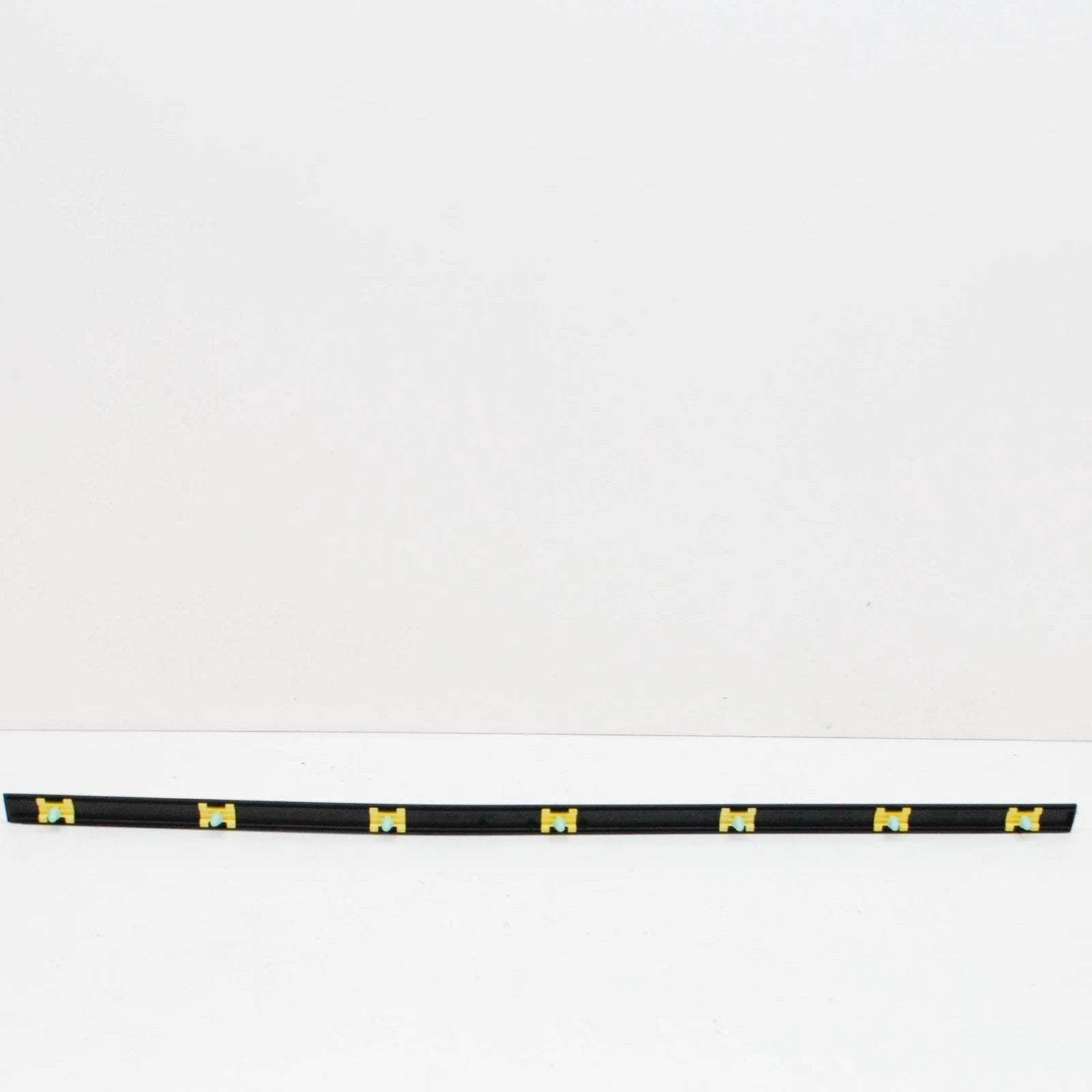 NEW BMW 7 E38 SEDAN FRONT RIGHT DOOR LOWER MOLDING 51138208394 8208394 ORIGINAL