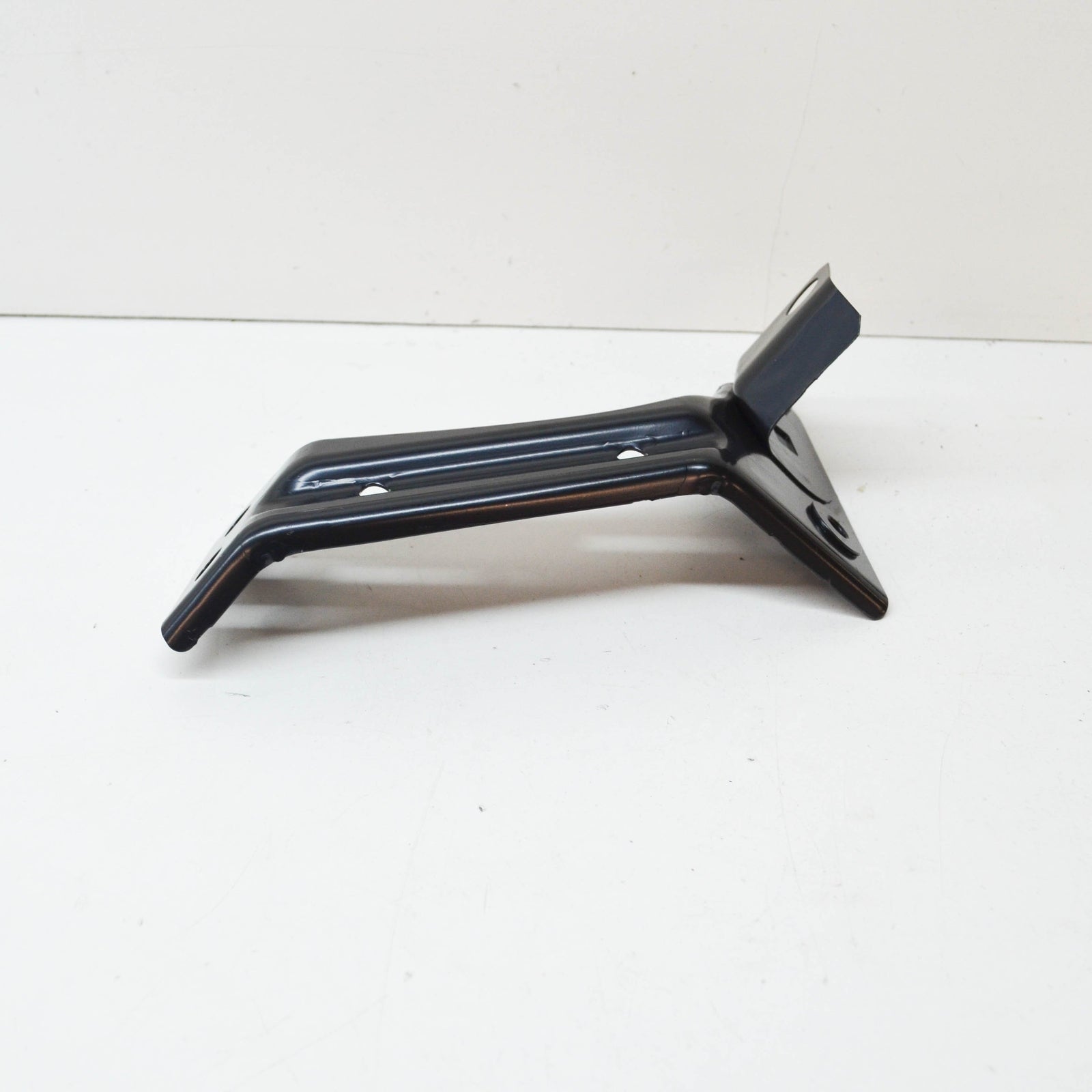 NEW VOLKSWAGEN PASSAT B8 FRONT LEFT WING FENDER HOLDER 3G0821141A ORIGINAL
