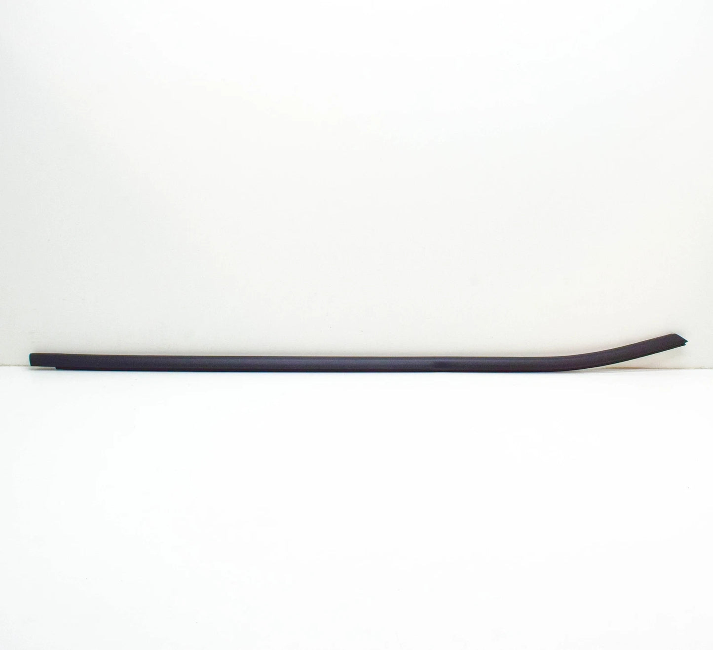 NEW BMW X3 F25 FRONT RIGHT EXTERIOR DOOR WINDOW WEATHERSTRIP 51337317906