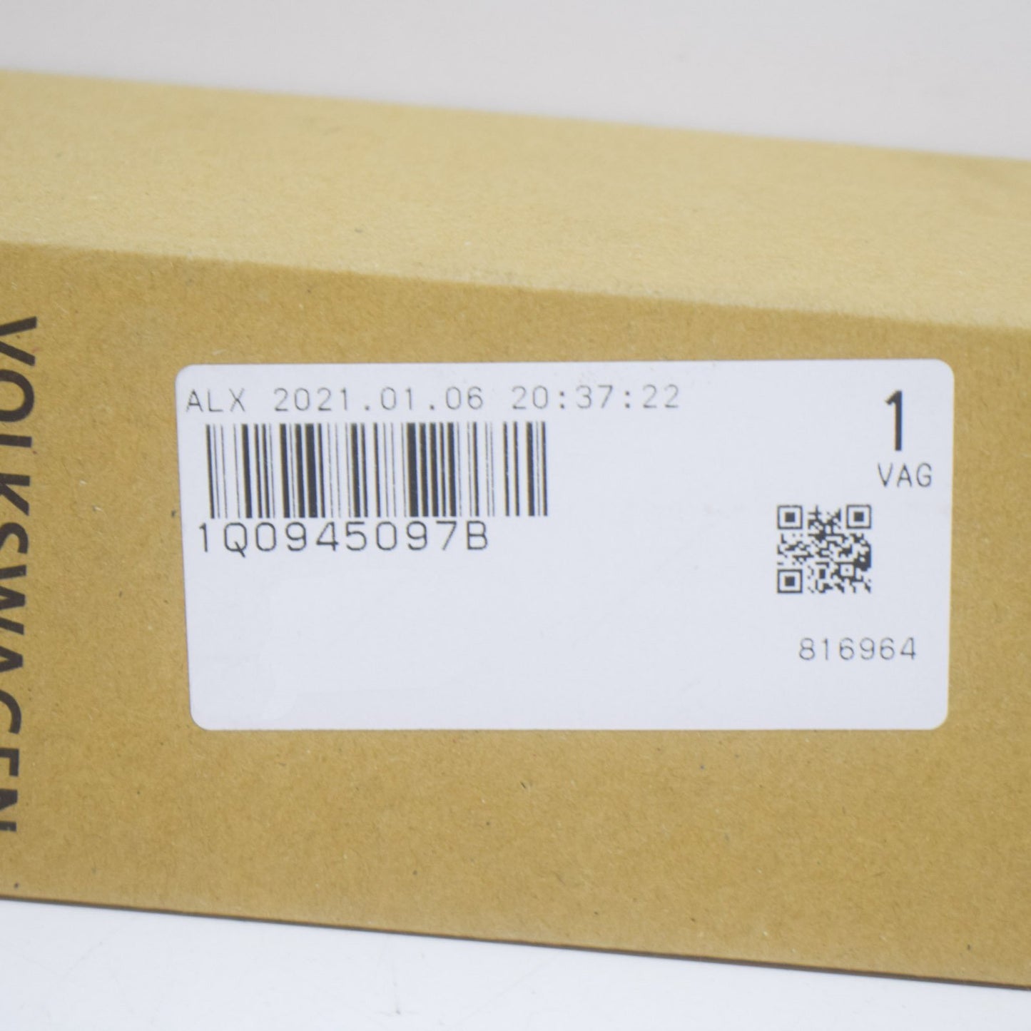 NEW VOLKSWAGEN EOS THIRD ADDITIONAL STOP LIGHT 1Q0945097B 2007 ORIGINAL