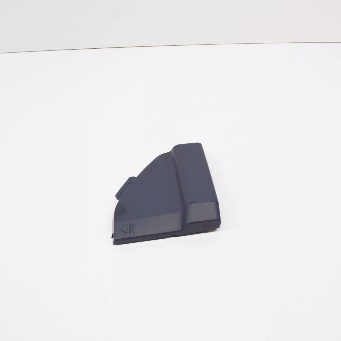 NEW MERCEDES-BENZ ML W164 FRONT BUMPER TOW EYE COVER A16488548239999 ORIGINAL