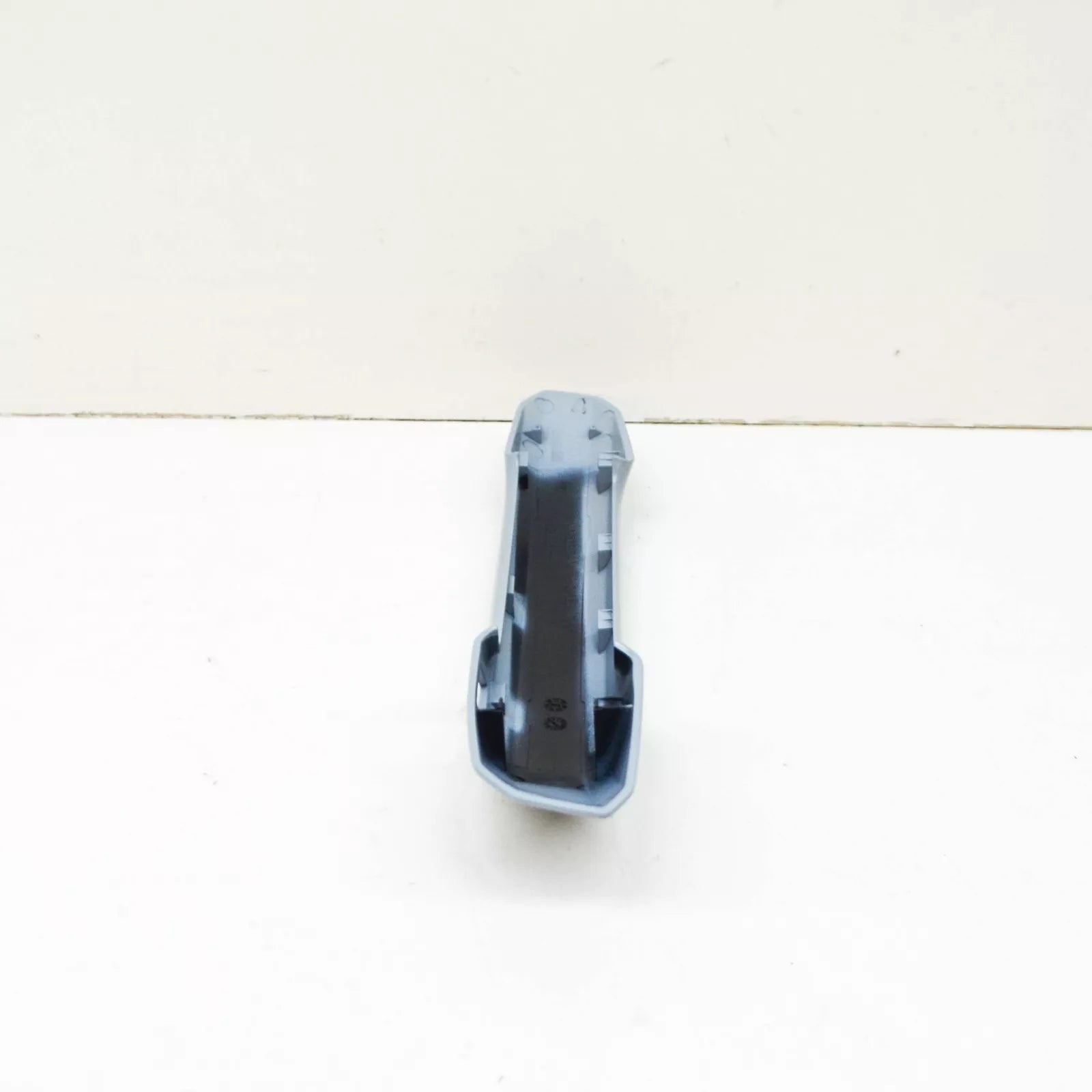 NEW AUDI A4 B9 FRONT RIGHT HANDLE BEZEL TRIM 8W0837240GRU ORIGINAL