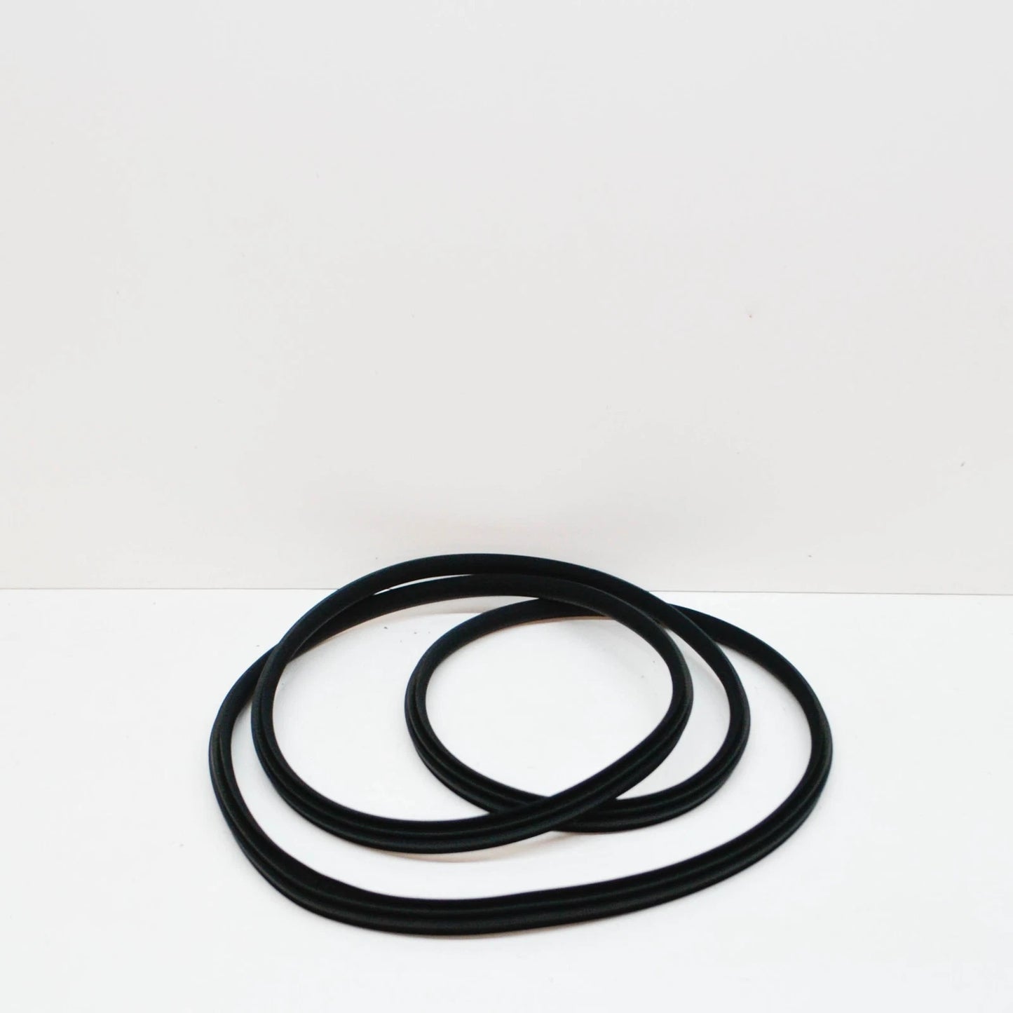 NEW MERCEDES-BENZ G W463 FRONT LEFT DOOR SEAL A46372102809051 ORIGINAL