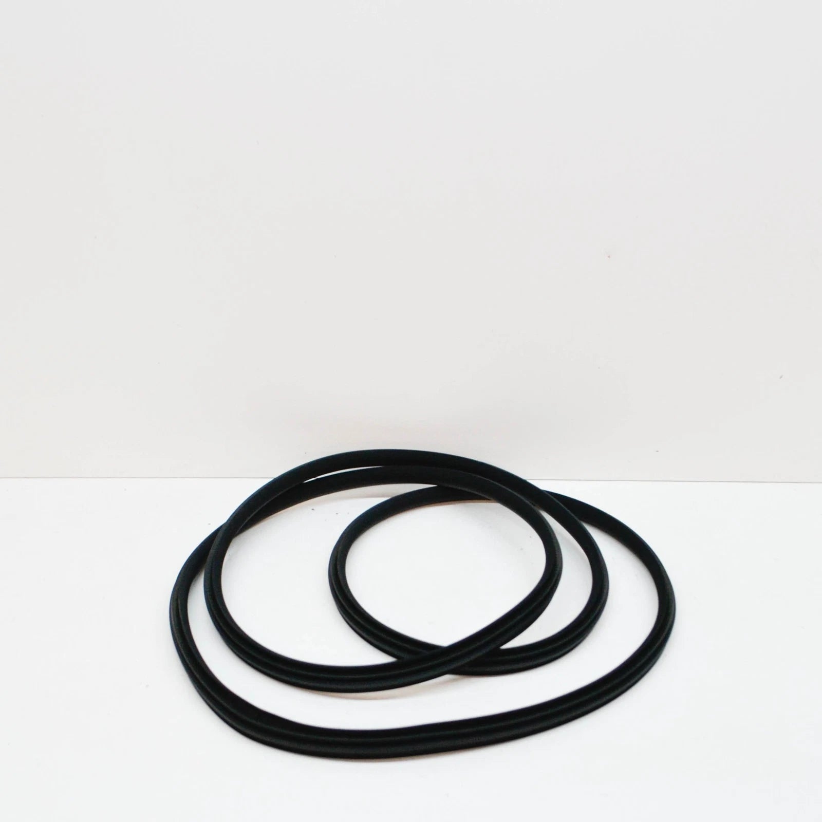 NEW MERCEDES-BENZ G W463 FRONT LEFT DOOR SEAL A46372102809051 ORIGINAL