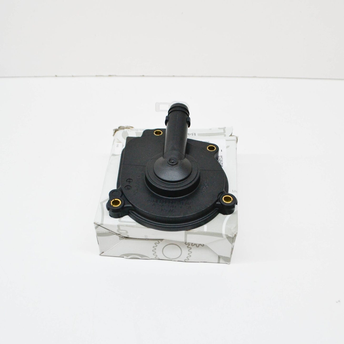NEW MERCEDES-BENZ C W204 CRANKCASE OIL SEPARATOR COVER A2720100631 ORIGINAL
