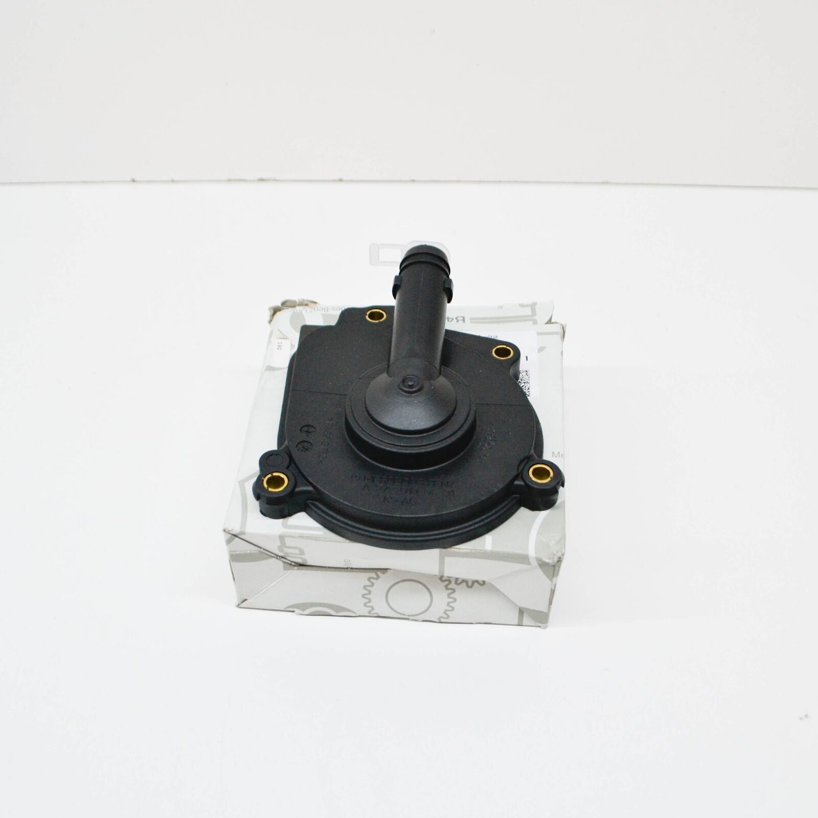 NEW MERCEDES-BENZ C W204 CRANKCASE OIL SEPARATOR COVER A2720100631 ORIGINAL