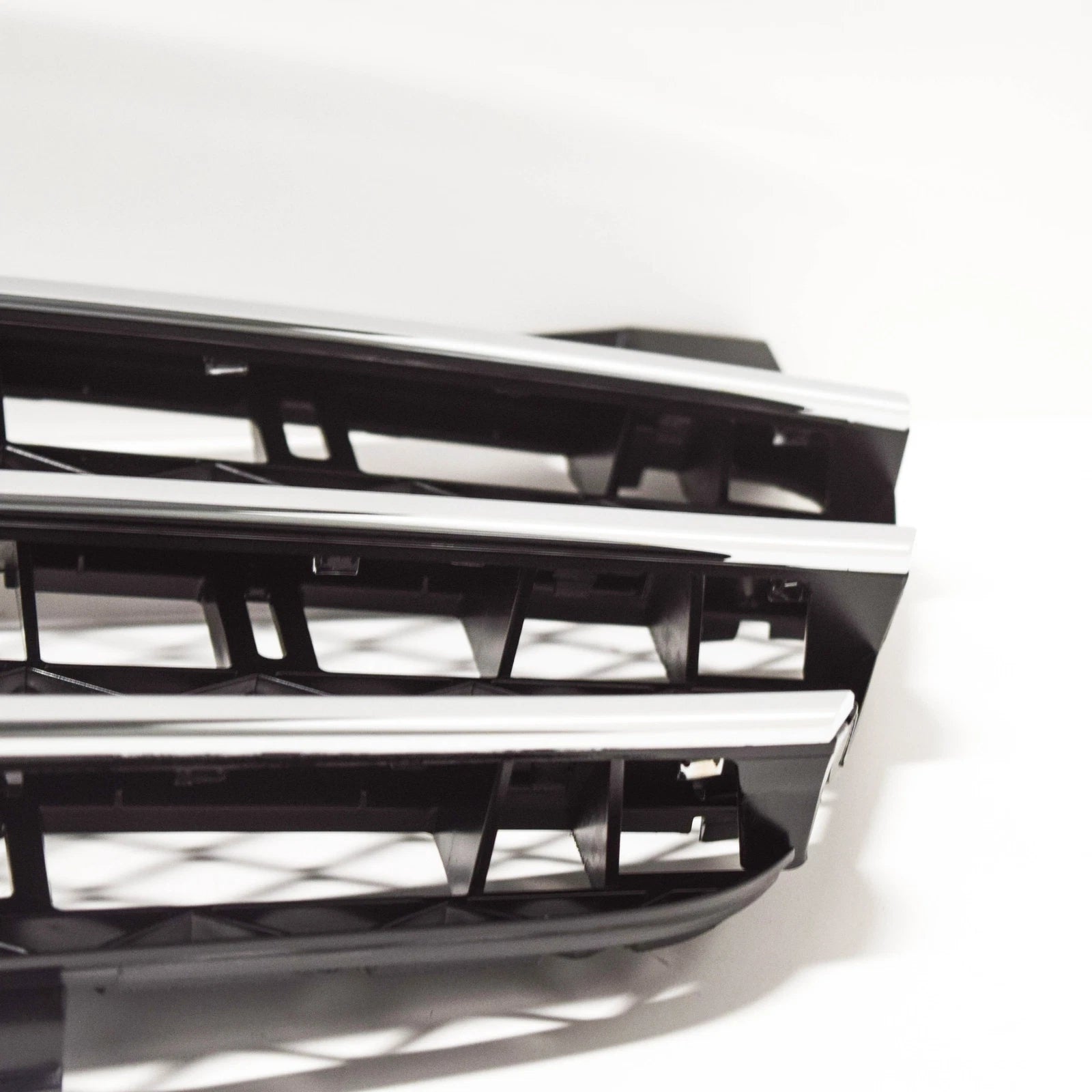 NEW MB VIANO W639 FRONT BUMPER RADIATOR GRILLE A63988000839040 ORIGINAL