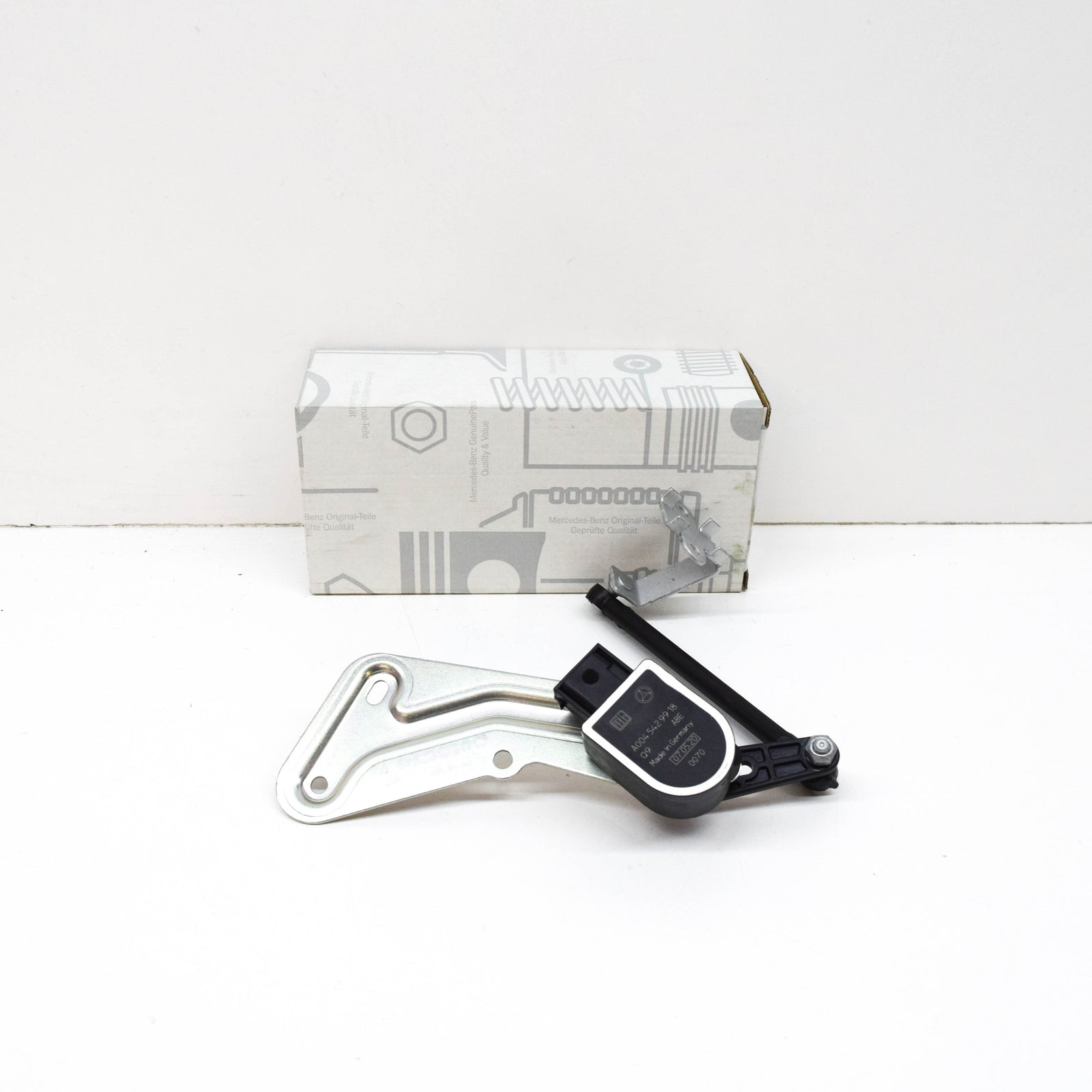 NEW MB E W212 FRONT LEFT HEADLIGHT HEIGH LEVEL SENSOR A2129050303 ORIGINAL