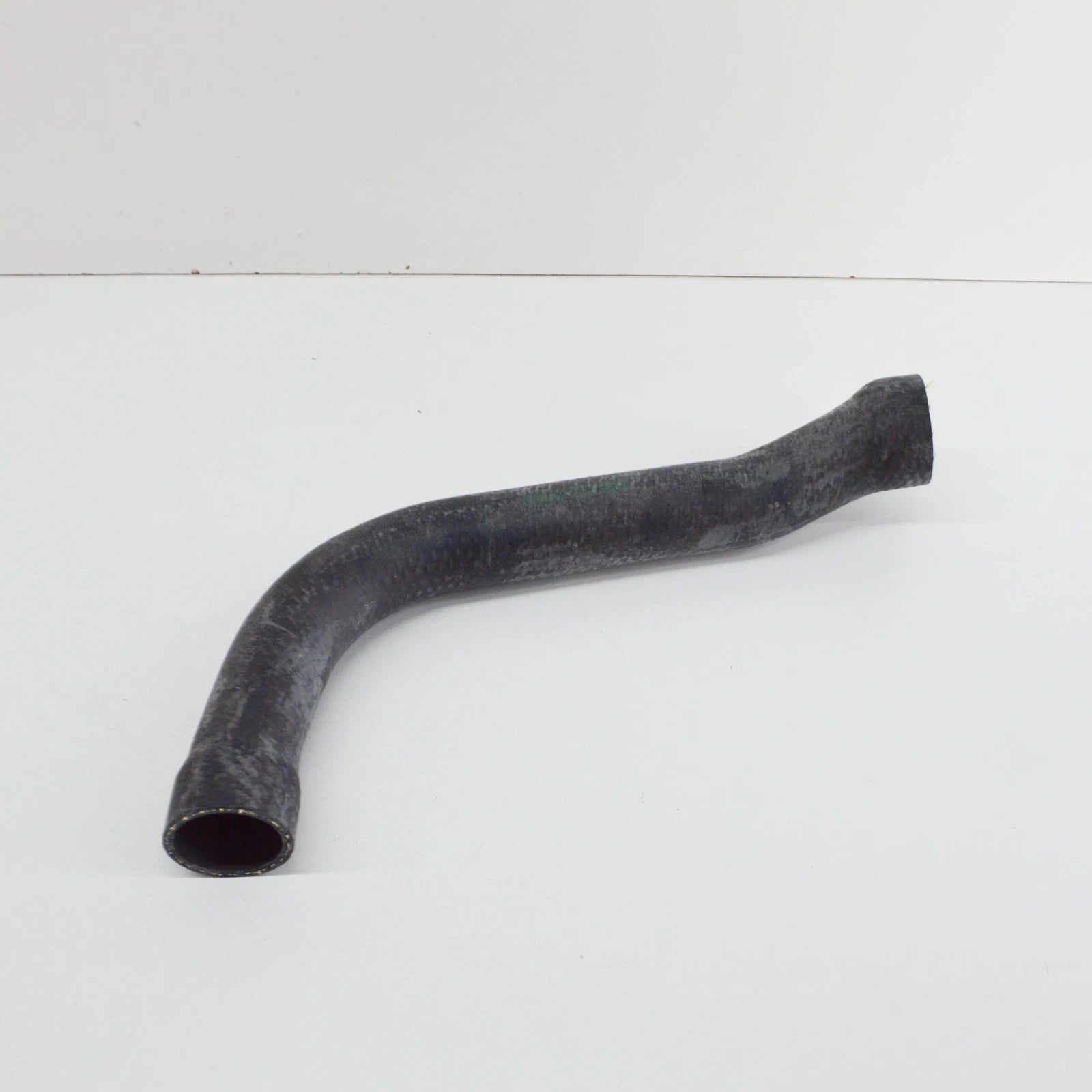 NEW BMW 8 E31 WATER COOLANT PIPE HOSE 11531741402 ORIGINAL