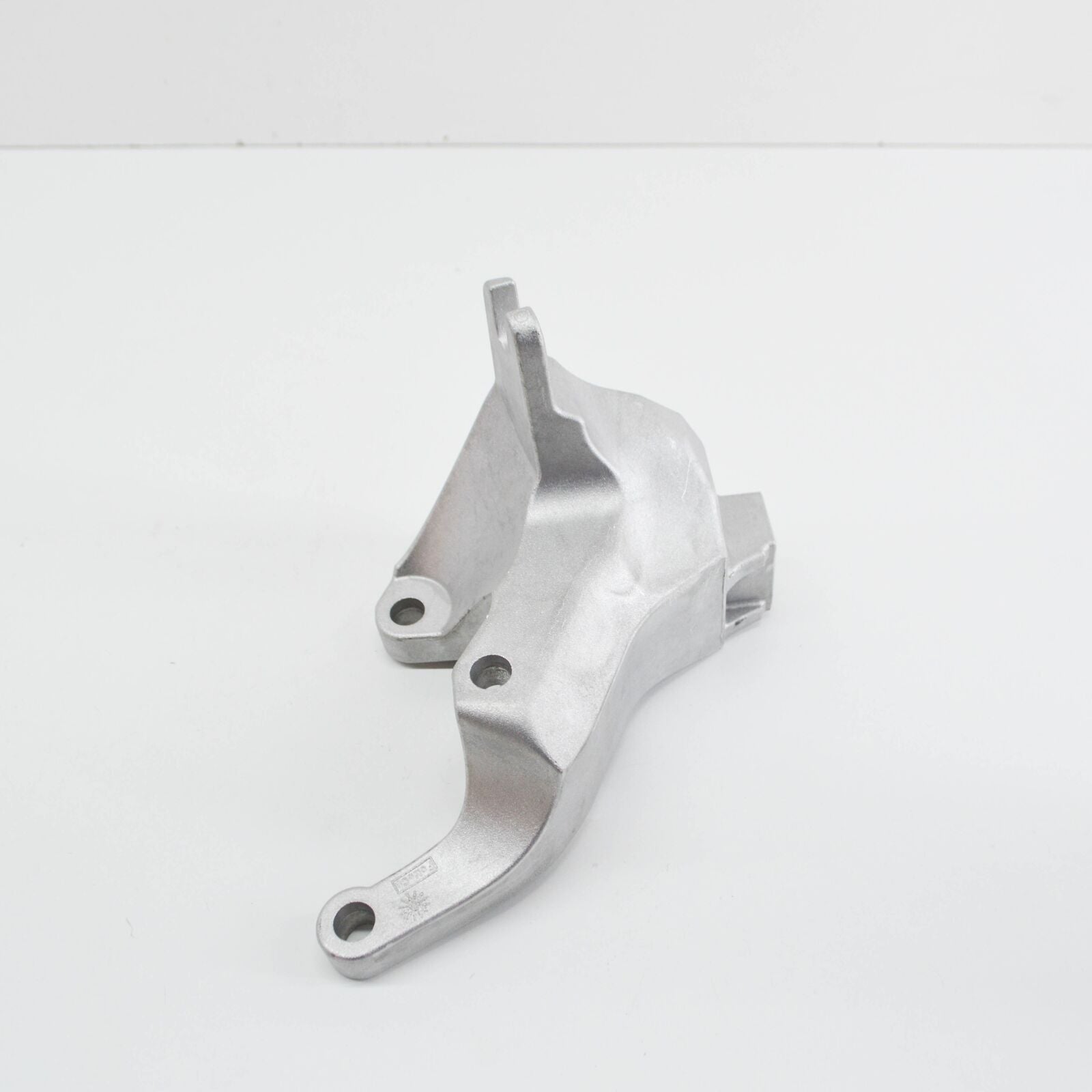 new ford focus mk3 c346 transmission gearbox support 1684930 original