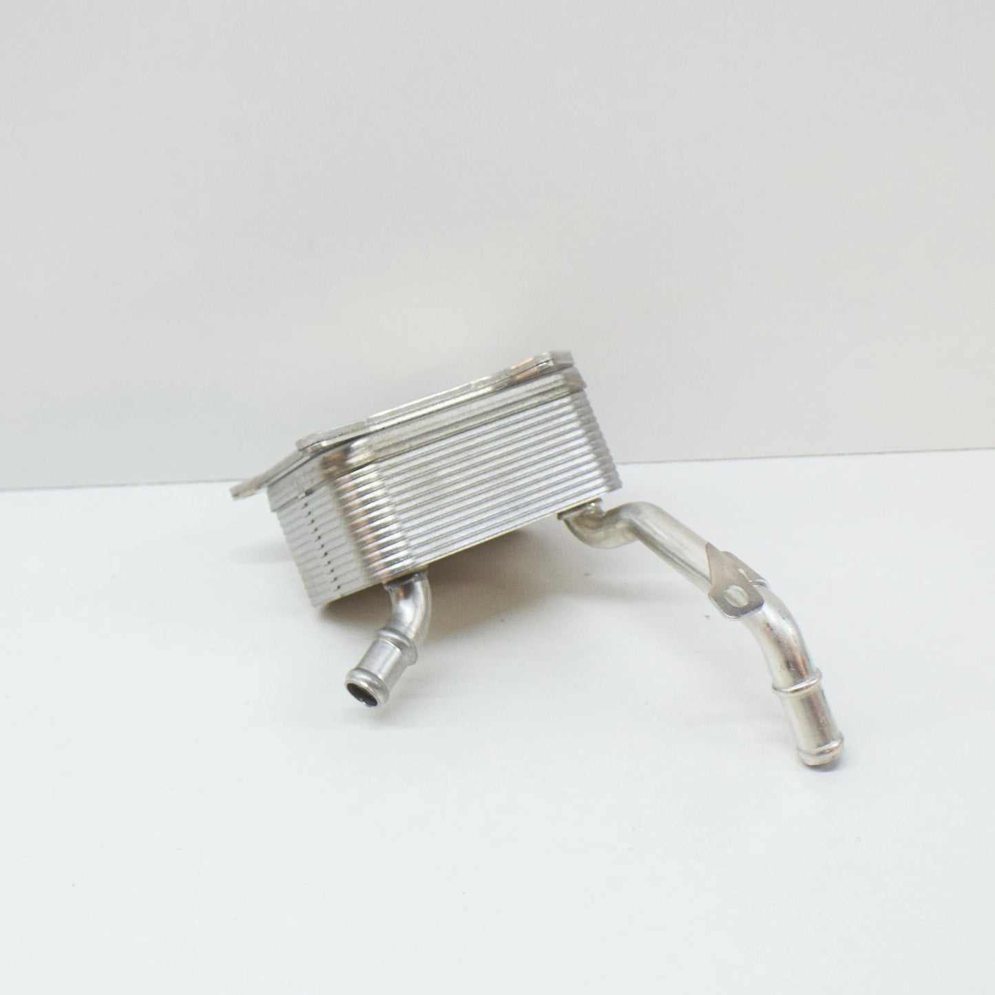 NEW AUDI A4 8E B6 ENGINE OIL COOLER 079117021M ORIGINAL