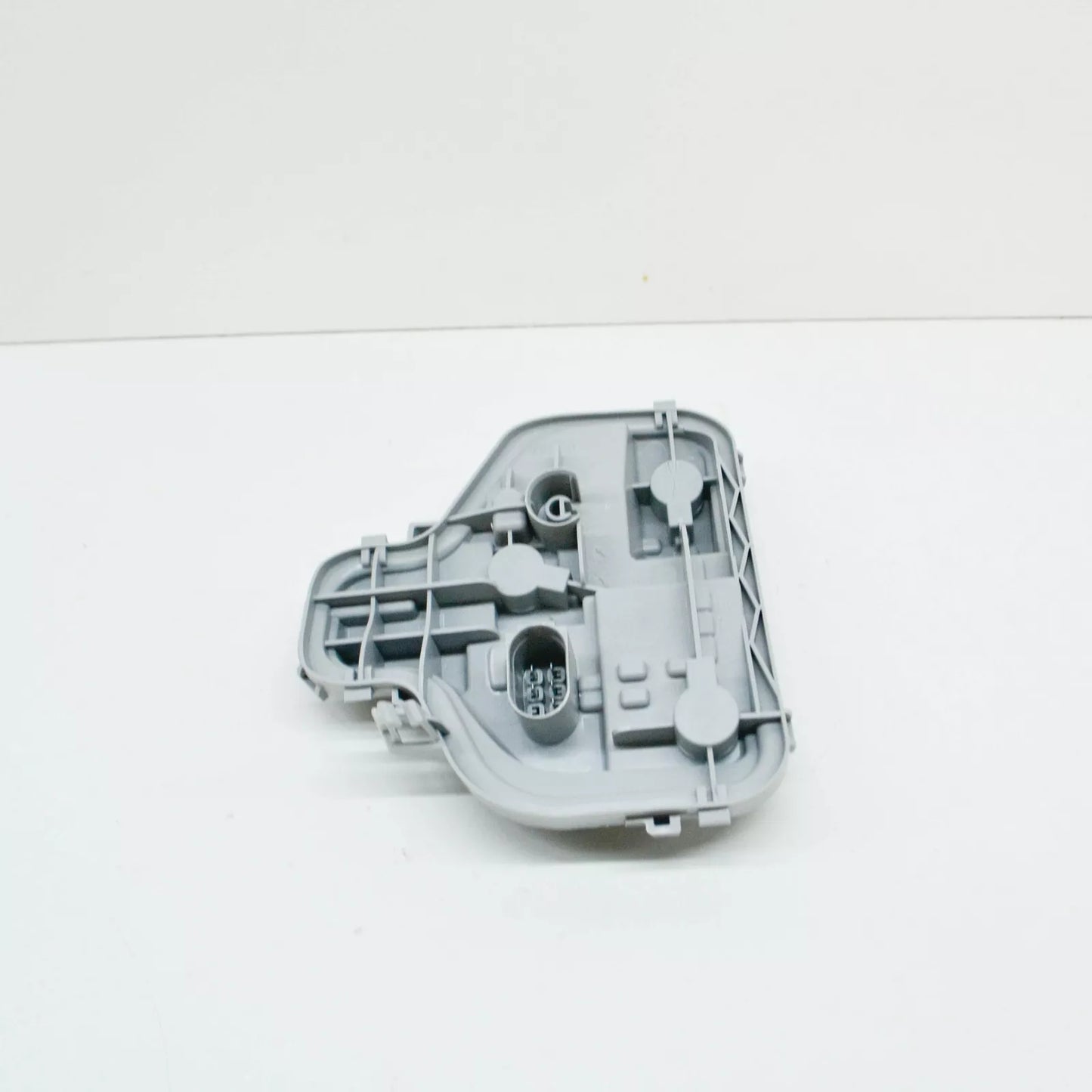 NEW AUDI A3 8P REAR RIGHT OUTER TAIL LIGHT BULB HOLDER LHD 8P3945258