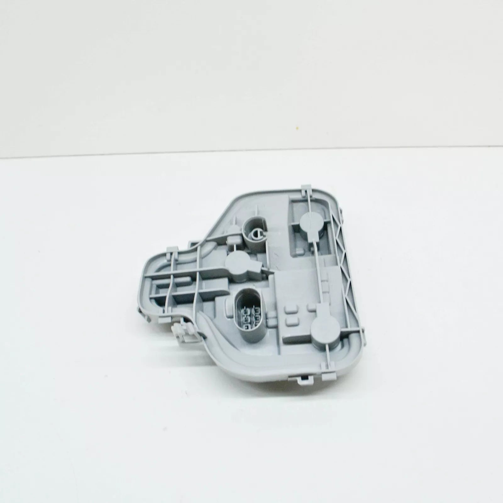 NEW AUDI A3 8P REAR RIGHT OUTER TAIL LIGHT BULB HOLDER LHD 8P3945258