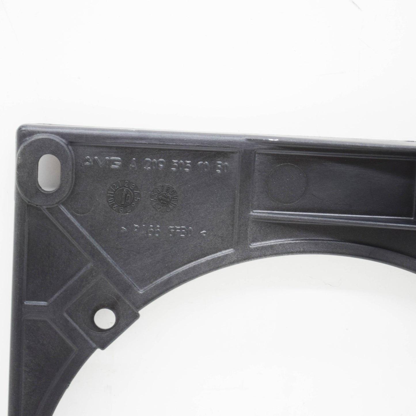 NEW MB CLK C209 ENGINE OIL COOLING FAN RADIATOR SHROUD A2095051030 ORIGINAL