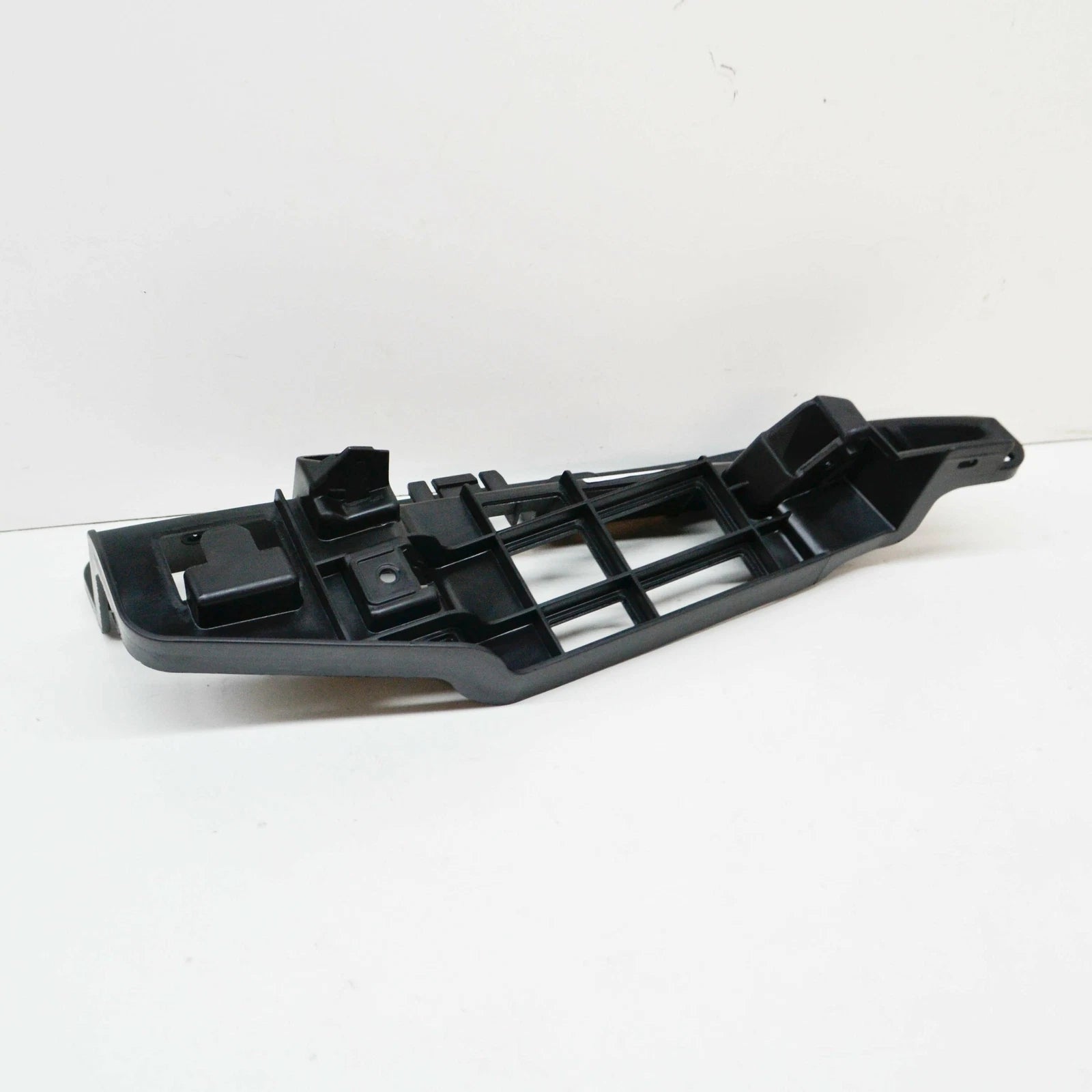 NEW MERCEDES-BENZ GLK-CLASS X204 REAR RIGHT BUMPER BRACKET A2048855465