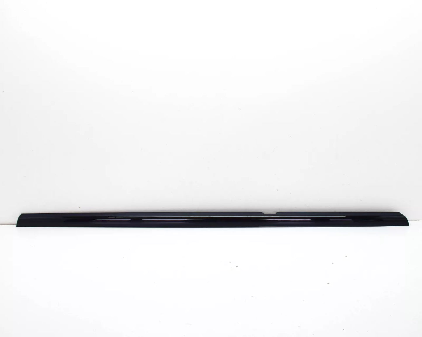 NEW MB CLA C118 REAR LEFT DOOR WINDOW OUTER SEALING RAIL A1187301900 ORIGINAL