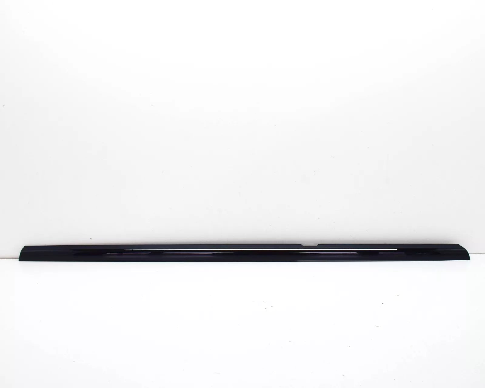 NEW MB CLA C118 REAR LEFT DOOR WINDOW OUTER SEALING RAIL A1187301900 ORIGINAL