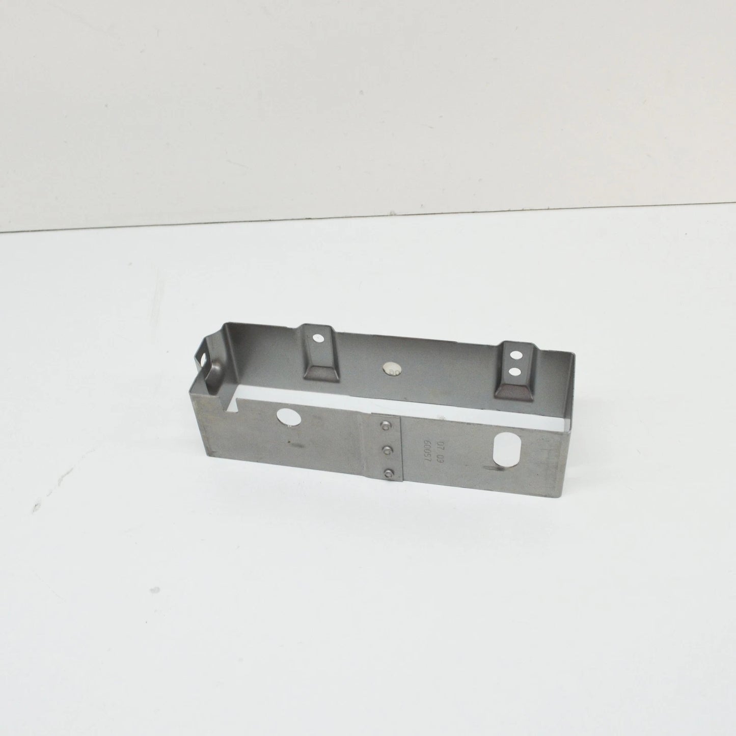 NEW BMW 5 E60 CD CHANGER BRACKET 6909318 65126909318 ORIGINAL