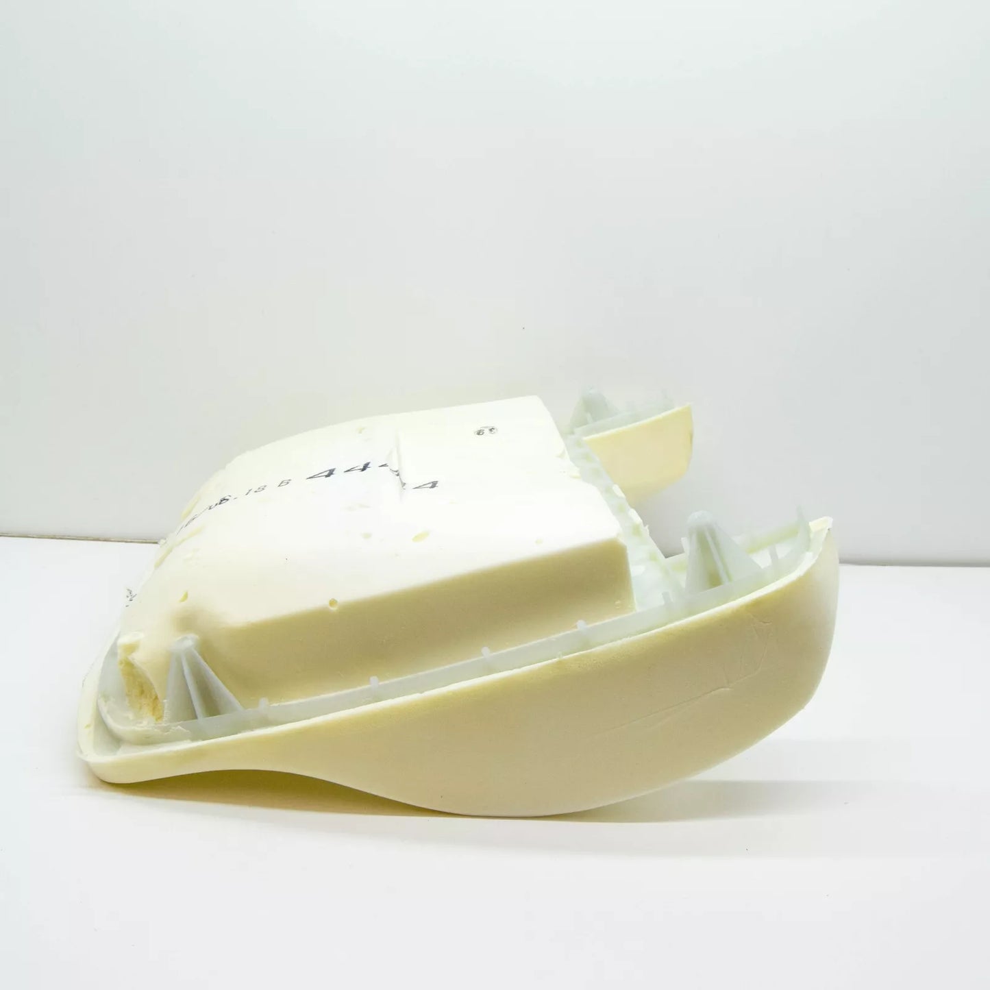 NEW BMW 3 COMPACT E36 FRONT LOWER SEAT PAD 52108122076 8122076 ORIGINAL