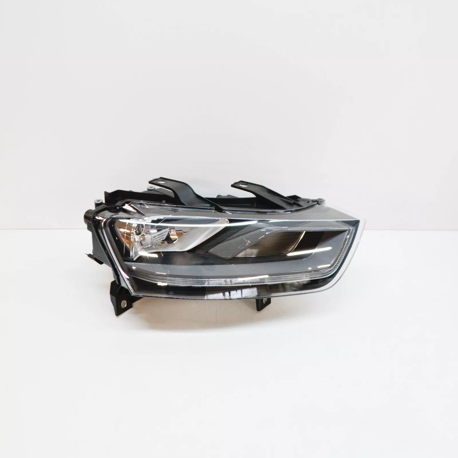 NEW AUDI Q3 8U FRONT RIGHT HEADLIGHT RHD 8U0941004N ORIGINAL
