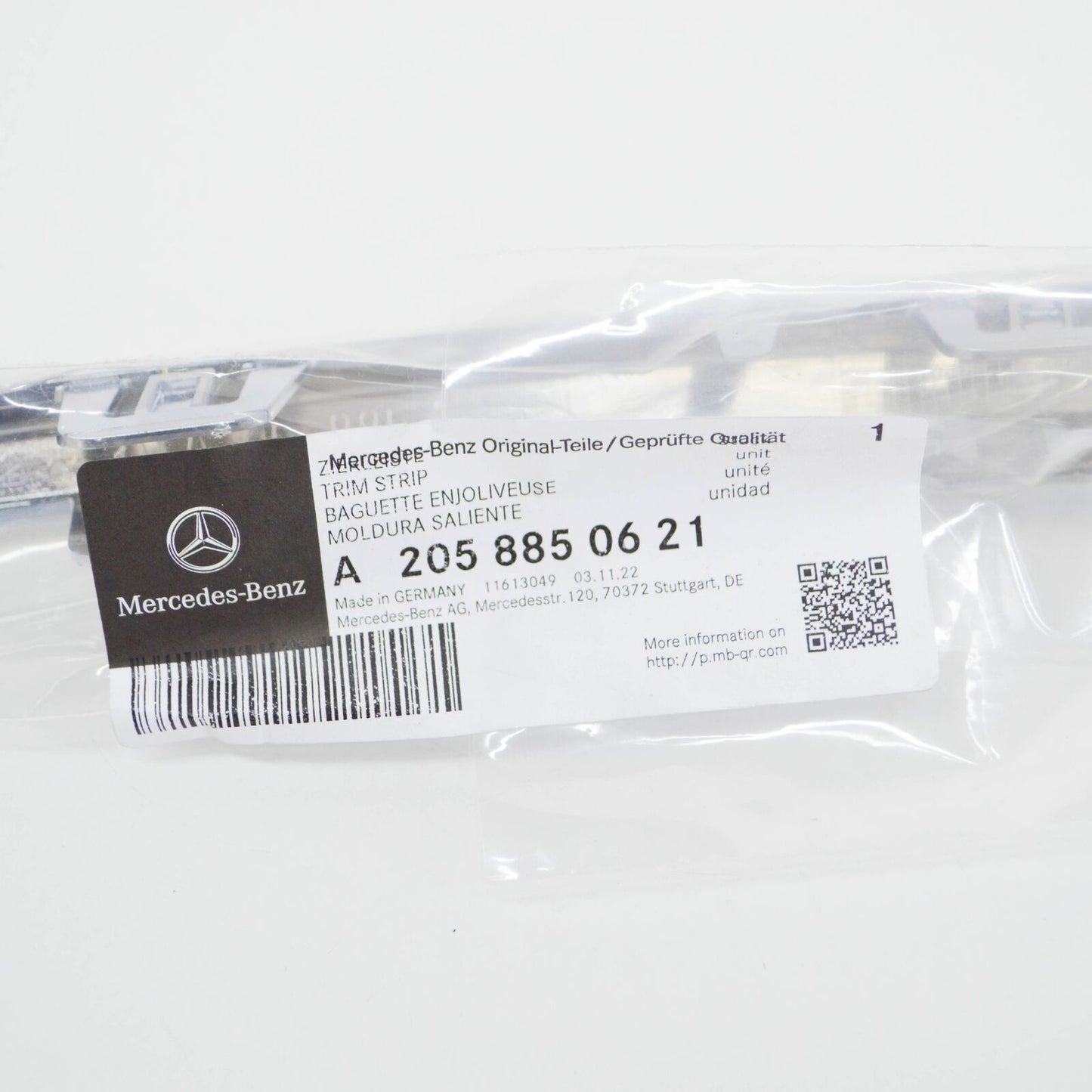 NEW MERCEDES-BENZ C W205 RIGHT REAR BUMPER CHROME TRIM A2058850621 ORIGINAL