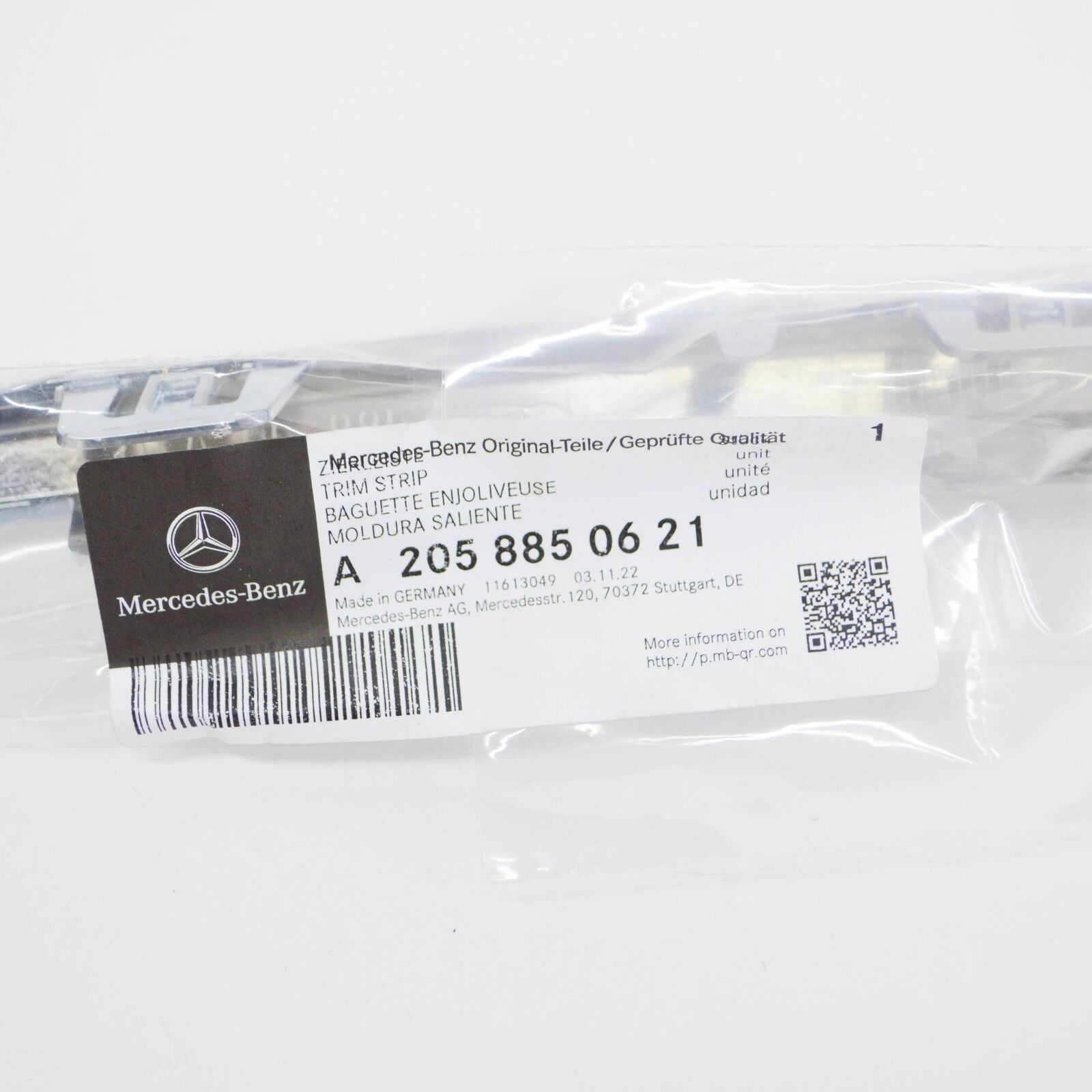 NEW MERCEDES-BENZ C W205 RIGHT REAR BUMPER CHROME TRIM A2058850621 ORIGINAL