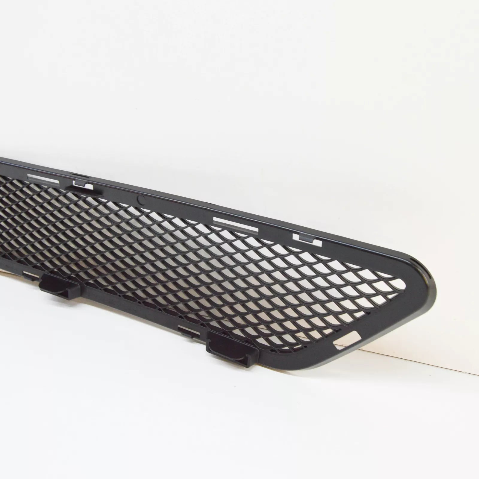 NEW MERCEDES-BENZ GLK-CLASS X204 FRONT BUMPER LOWER GRILLE A2048857823 ORIGINAL