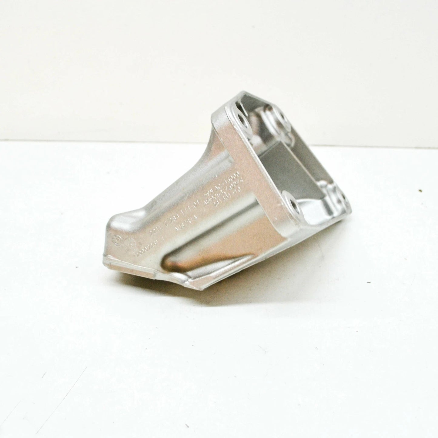 NEW BMW M5 F10 LEFT SIDE ENGINE BRACKET 22112284111 ORIGINAL