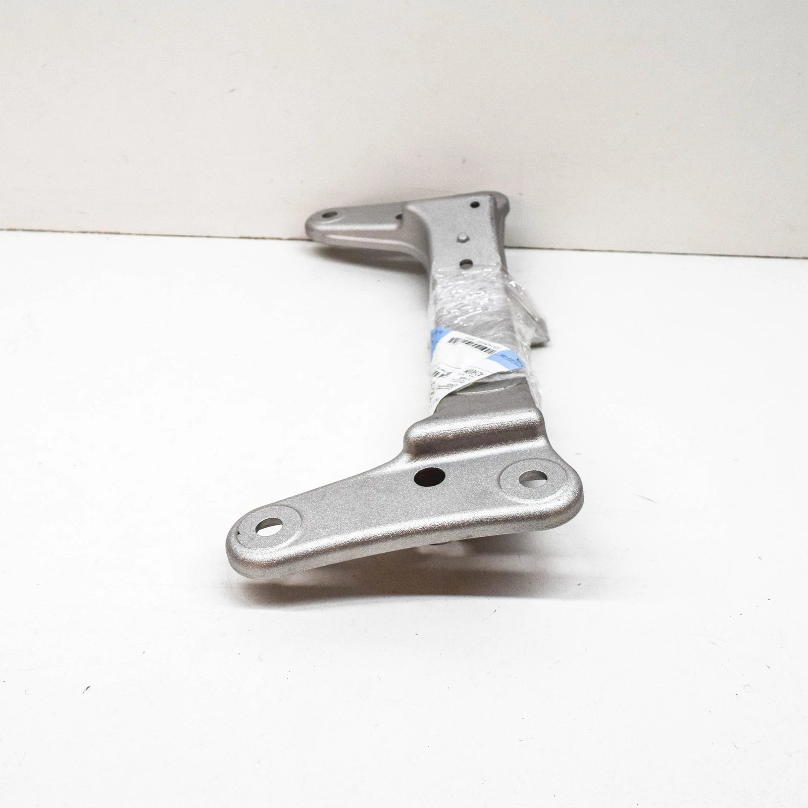 NEW BMW 1 E81 GEARBOX SUPPORT BRACKET 22326778060 2011 ORIGINAL