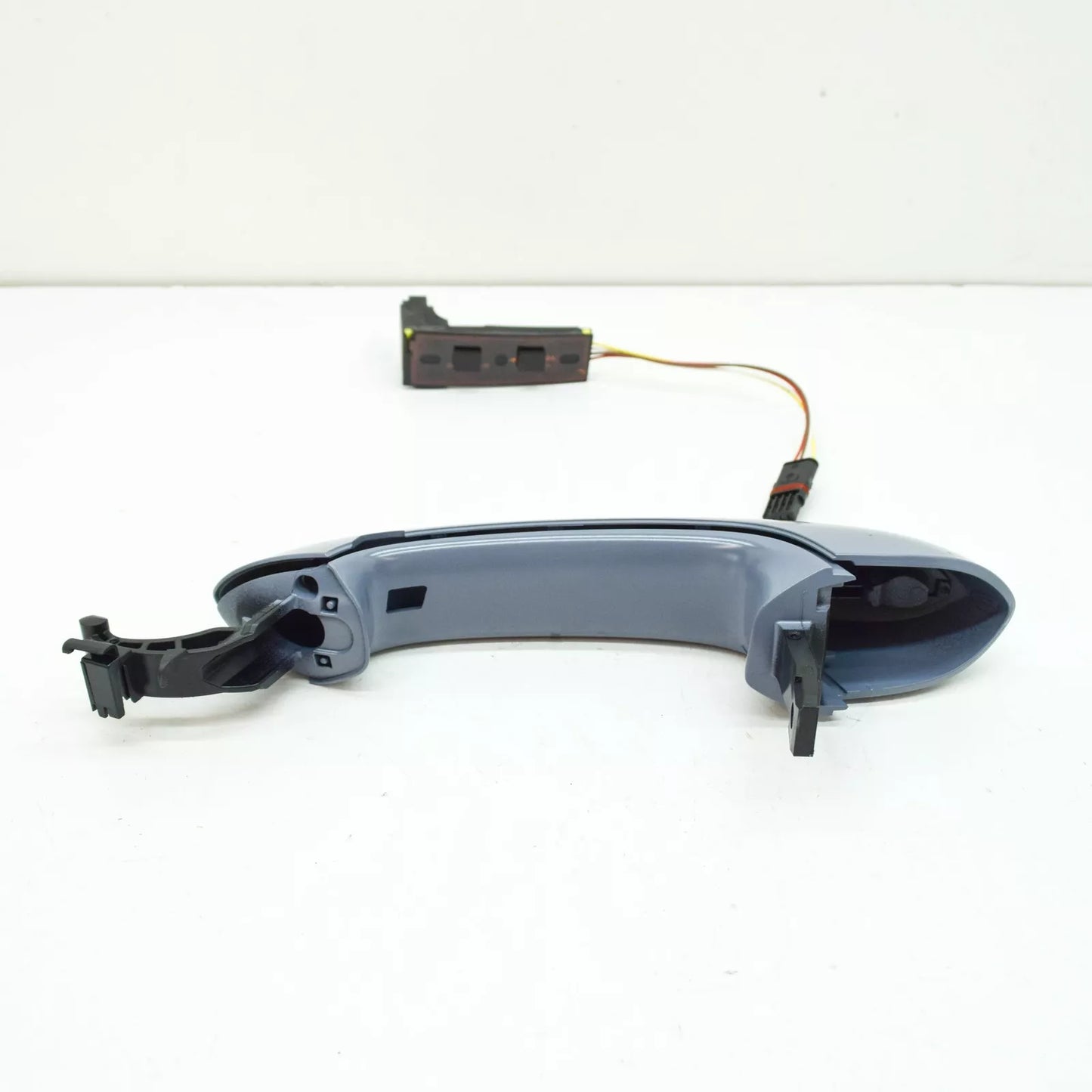 NEW BMW X5 G05 FRONT LEFT DOOR EXTERIOR HANDLE 51215A65DC7 ORIGINAL