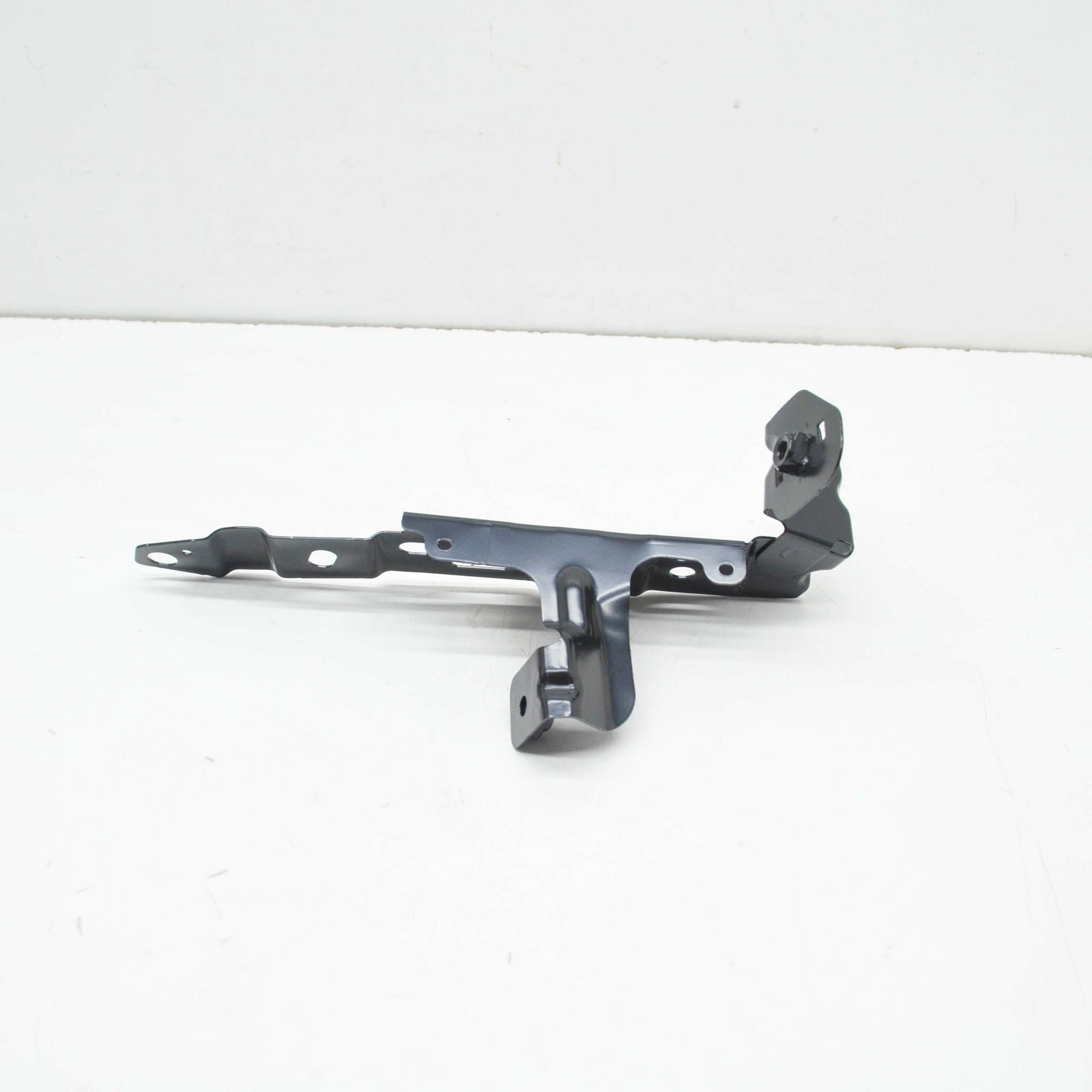 NEW AUDI A4 B9 FRONT LEFT FENDER BRACE END PLATE 8W0821091 ORIGINAL