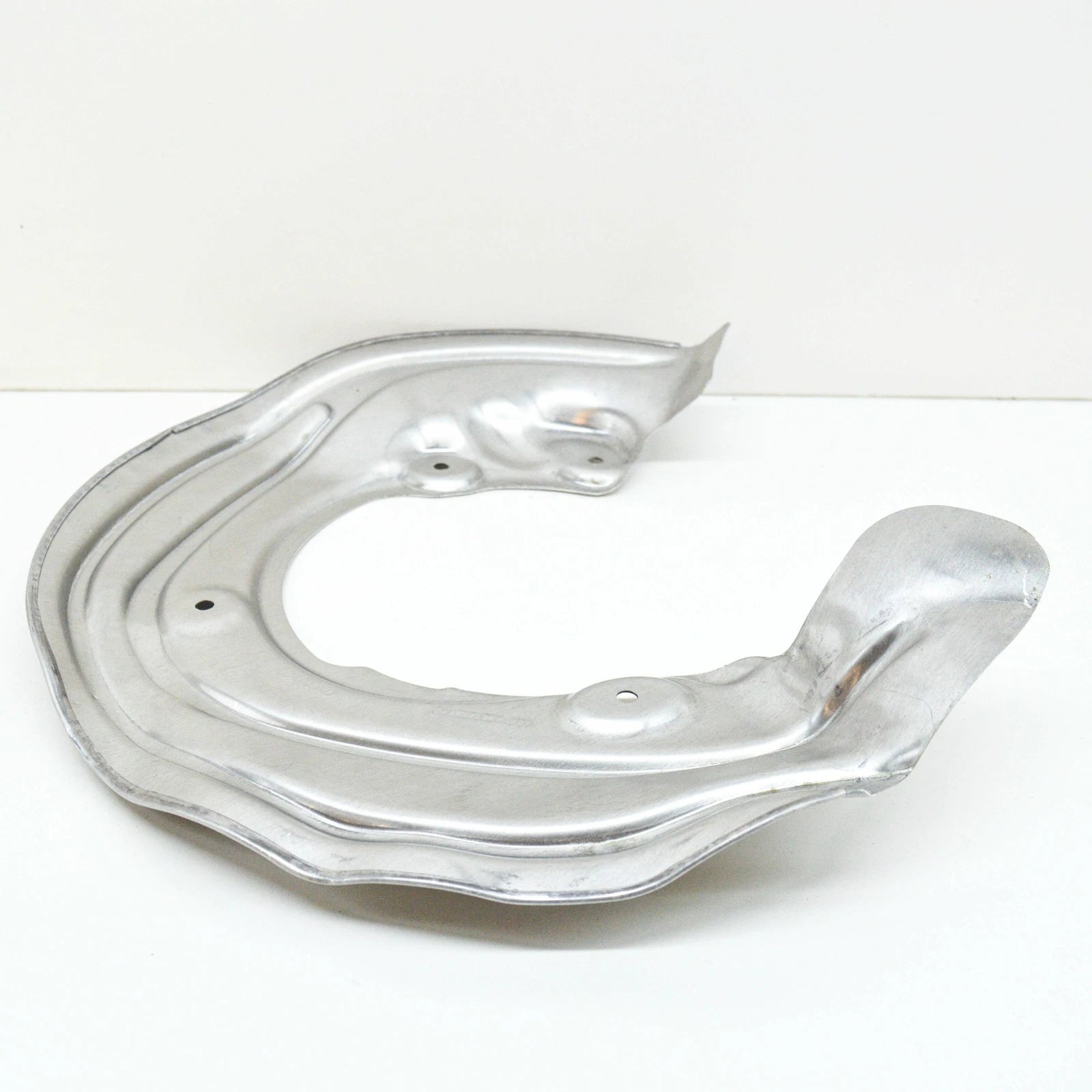 NEW BMW X3 G01 FRONT RIGHT BRAKE DISC PROTECTION PLATE 34106870530 ORIGINAL