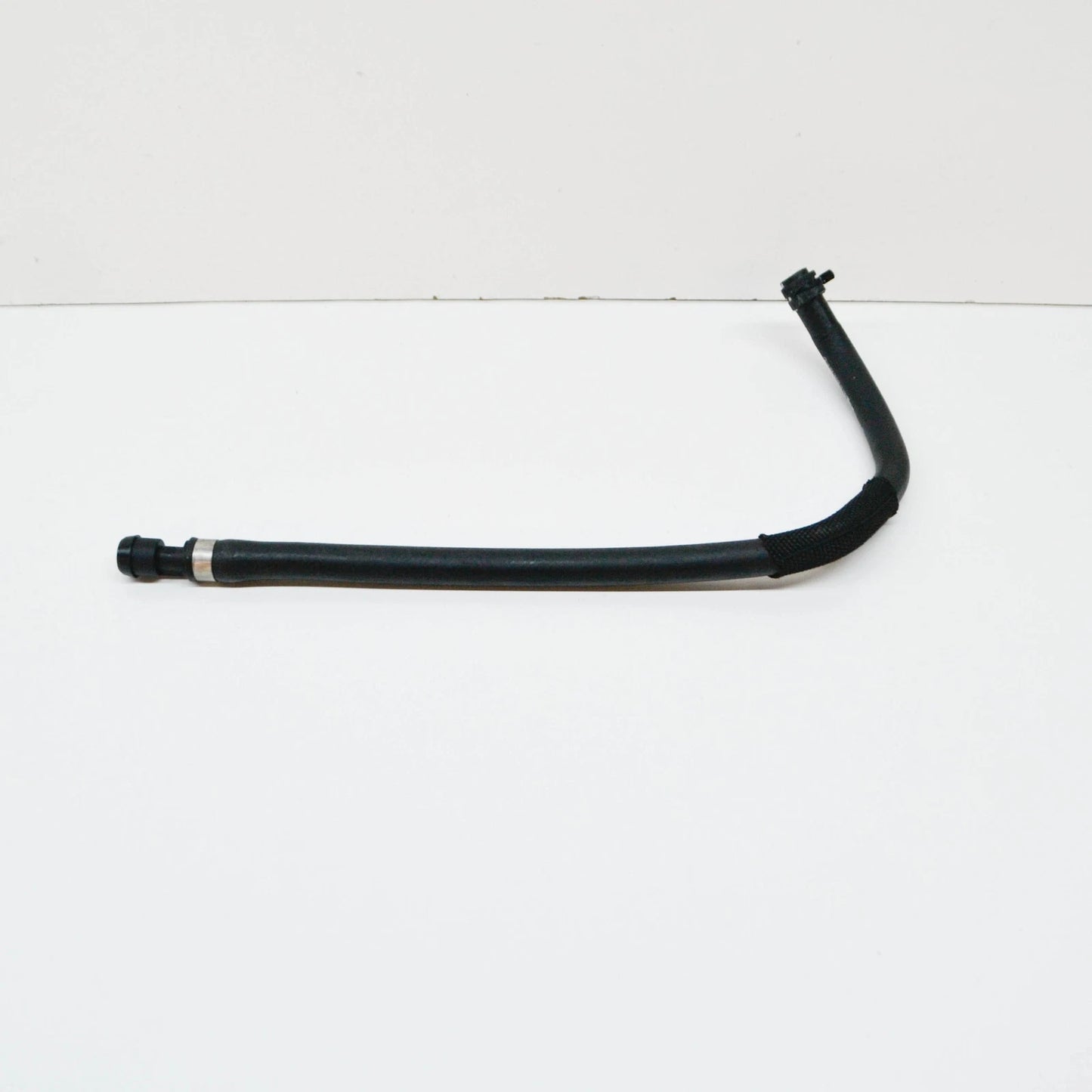 NEW MB C W205 COOLER TO CONNECTING POINT BLEED LINE A6262030017 ORIGINAL