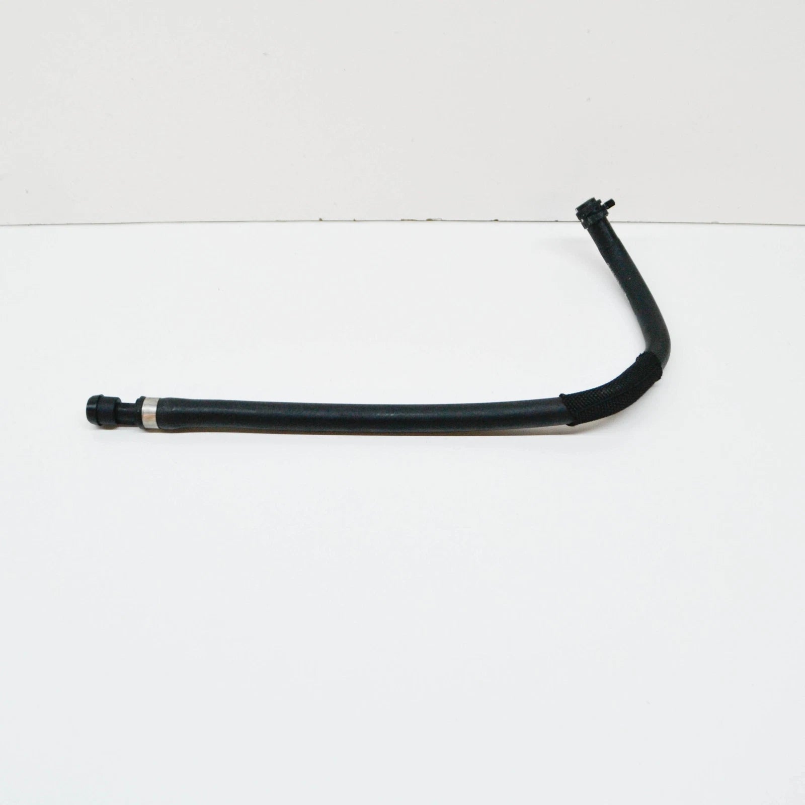 NEW MB C W205 COOLER TO CONNECTING POINT BLEED LINE A6262030017 ORIGINAL