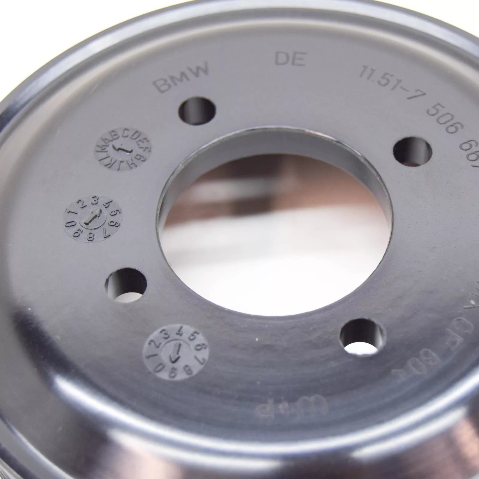 NEW BMW 7 E65 WATER PUMP PULLEY 11517506667 7506667 ORIGINAL