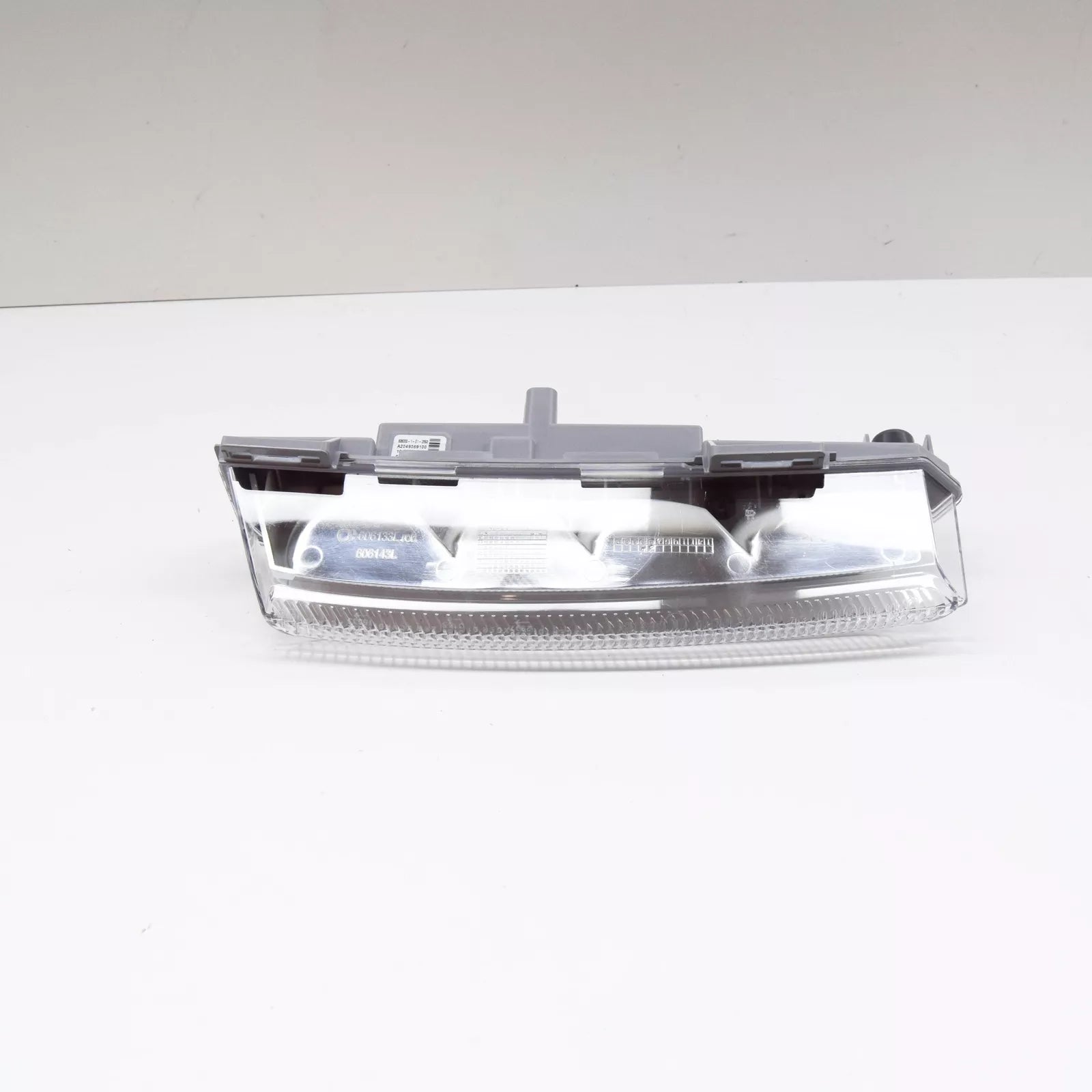 NEW MERCEDES BENZ B W246 FRONT LEFT DAYTIME RUNNING LIGHT A2049069100 ORIGINAL