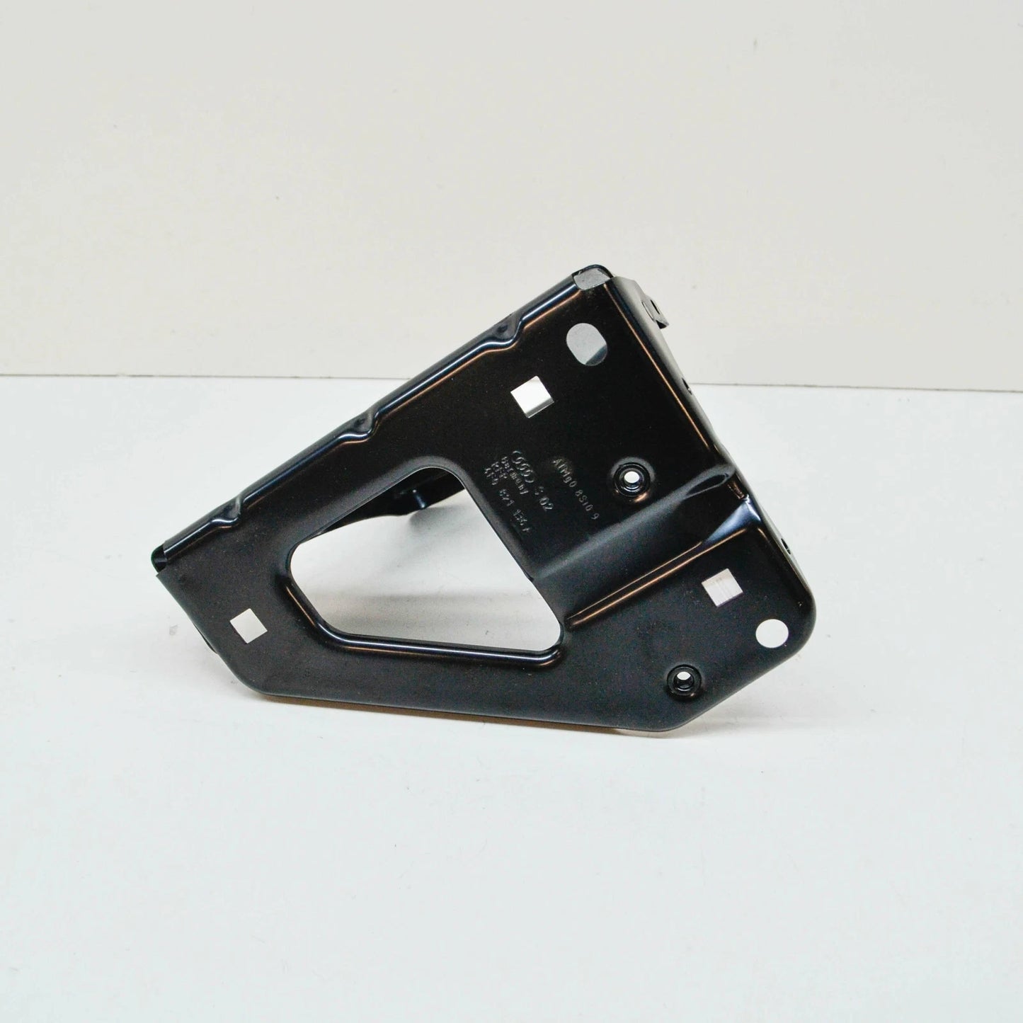 NEW AUDI A6 C6 FRONT RIGHT FENDER BRACE 4F0821136A